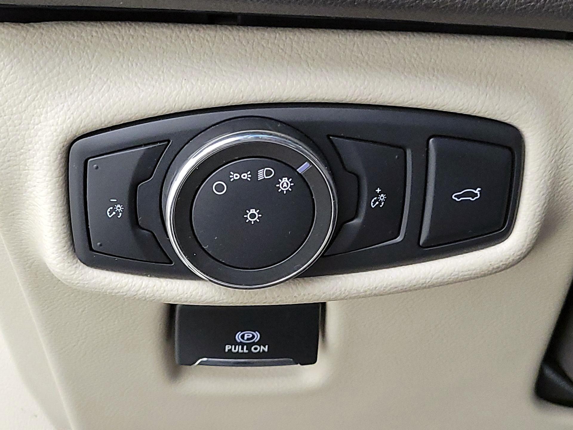 Thumbnail: 2017 Lincoln MKZ - 13