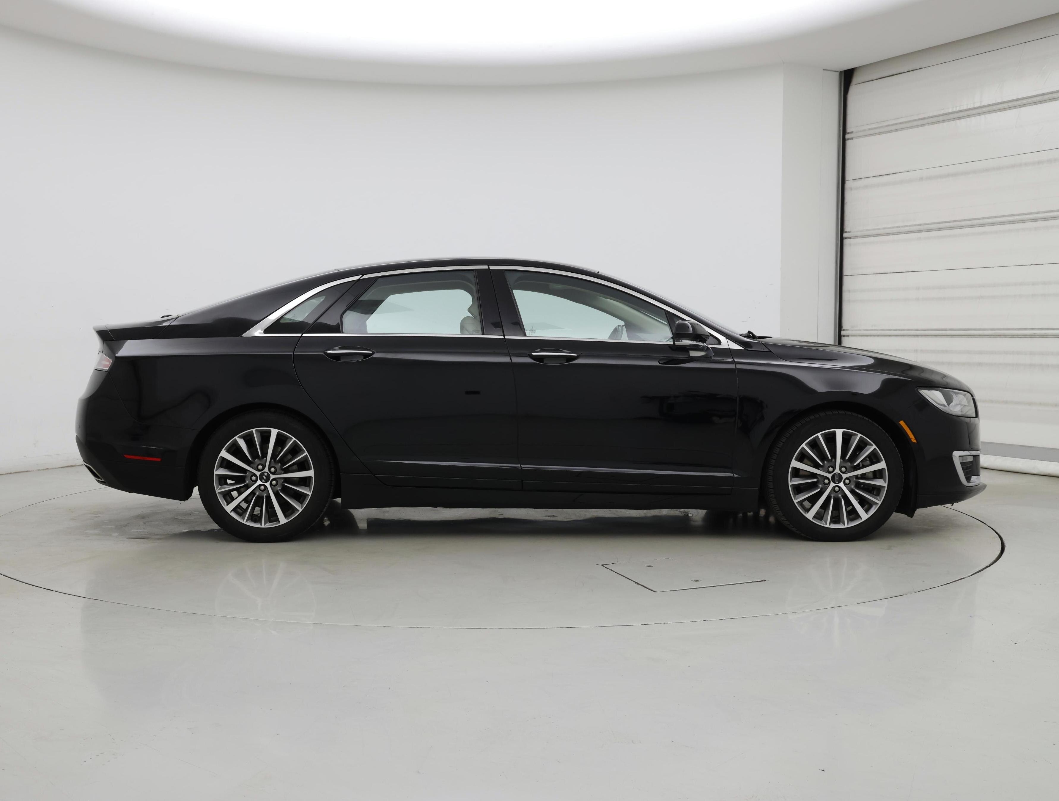 Thumbnail: 2017 Lincoln MKZ - 7