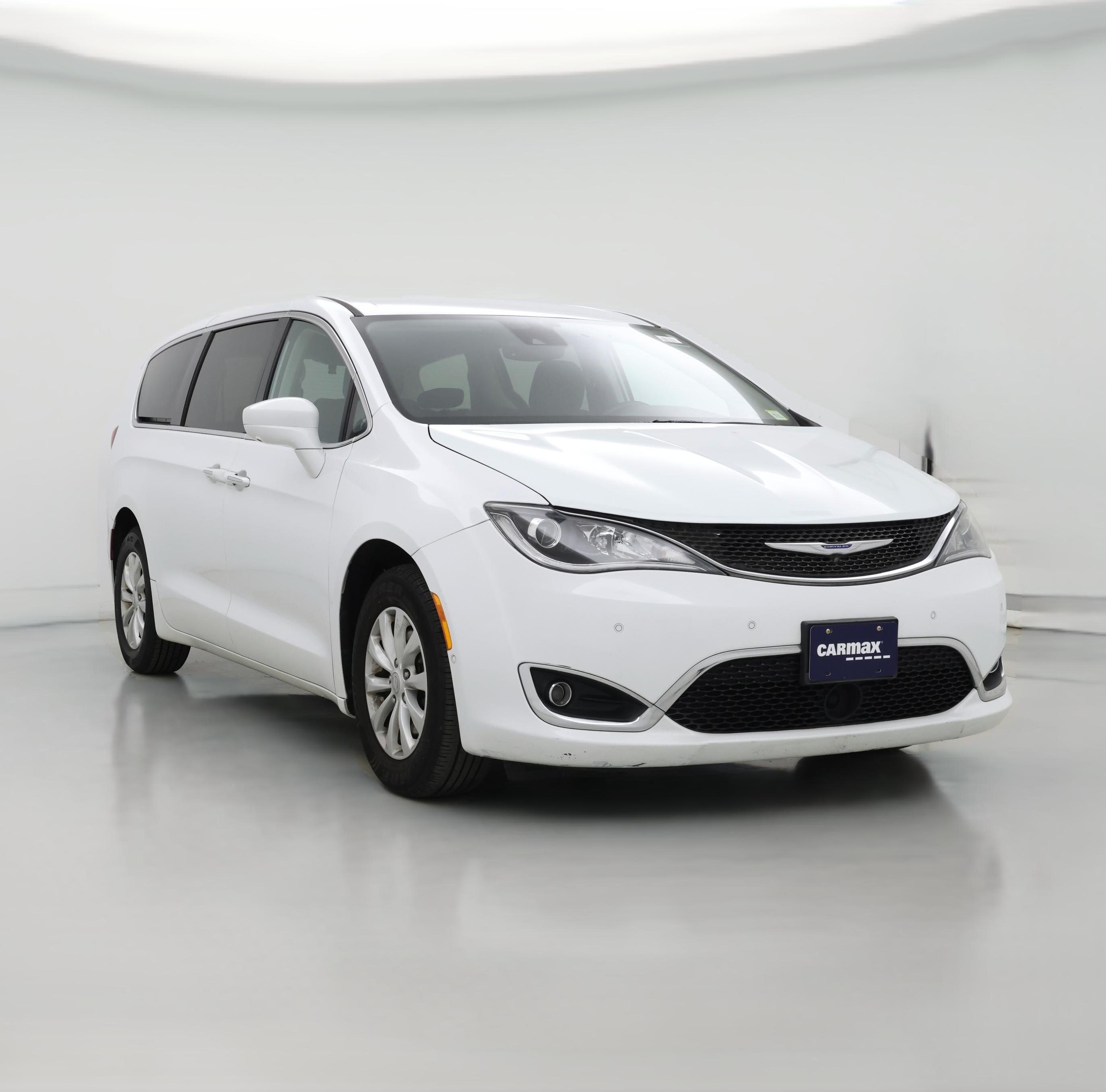 Thumbnail: 2019 Chrysler Pacifica - 1
