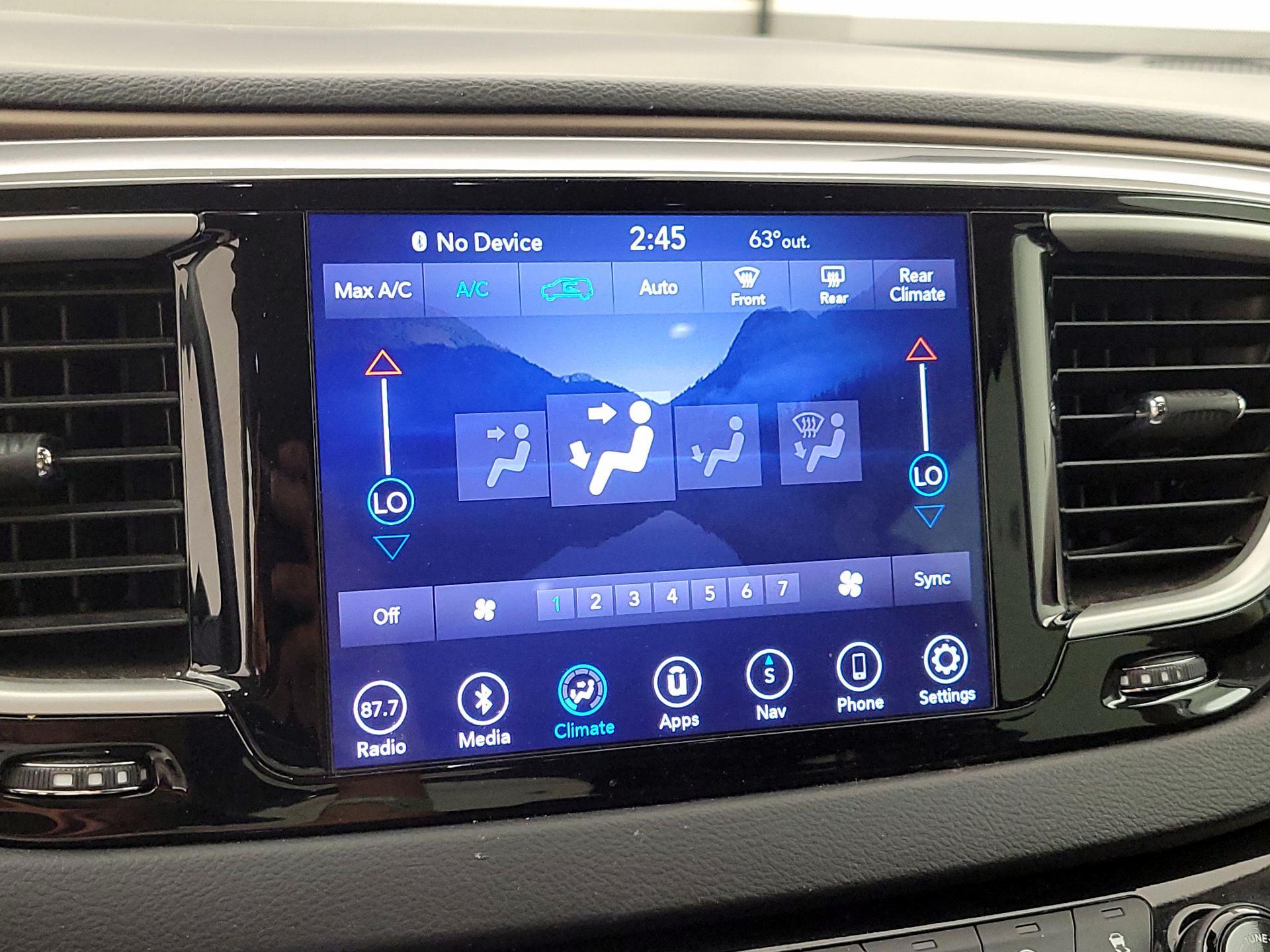 Thumbnail: 2019 Chrysler Pacifica - 17