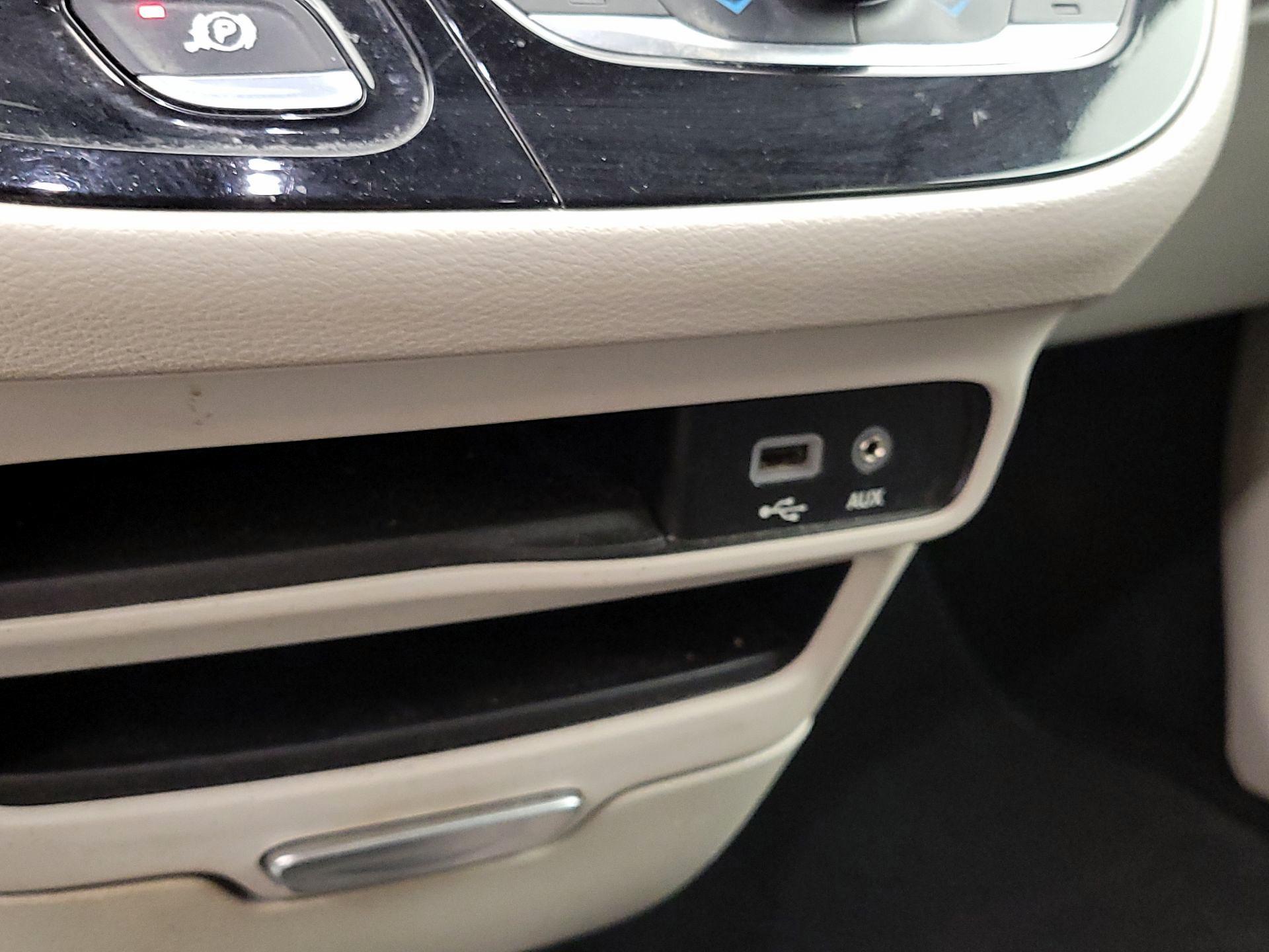 Thumbnail: 2019 Chrysler Pacifica - 19