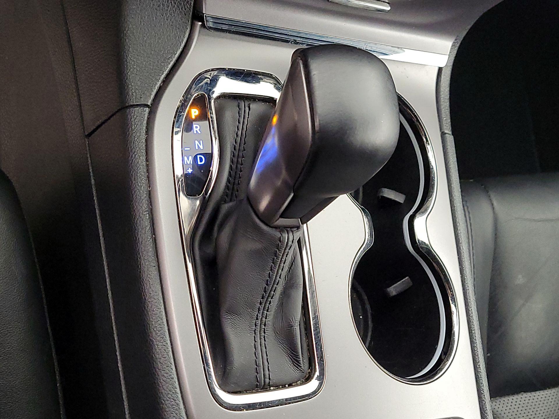 Thumbnail: 2019 Jeep Grand Cherokee - 18