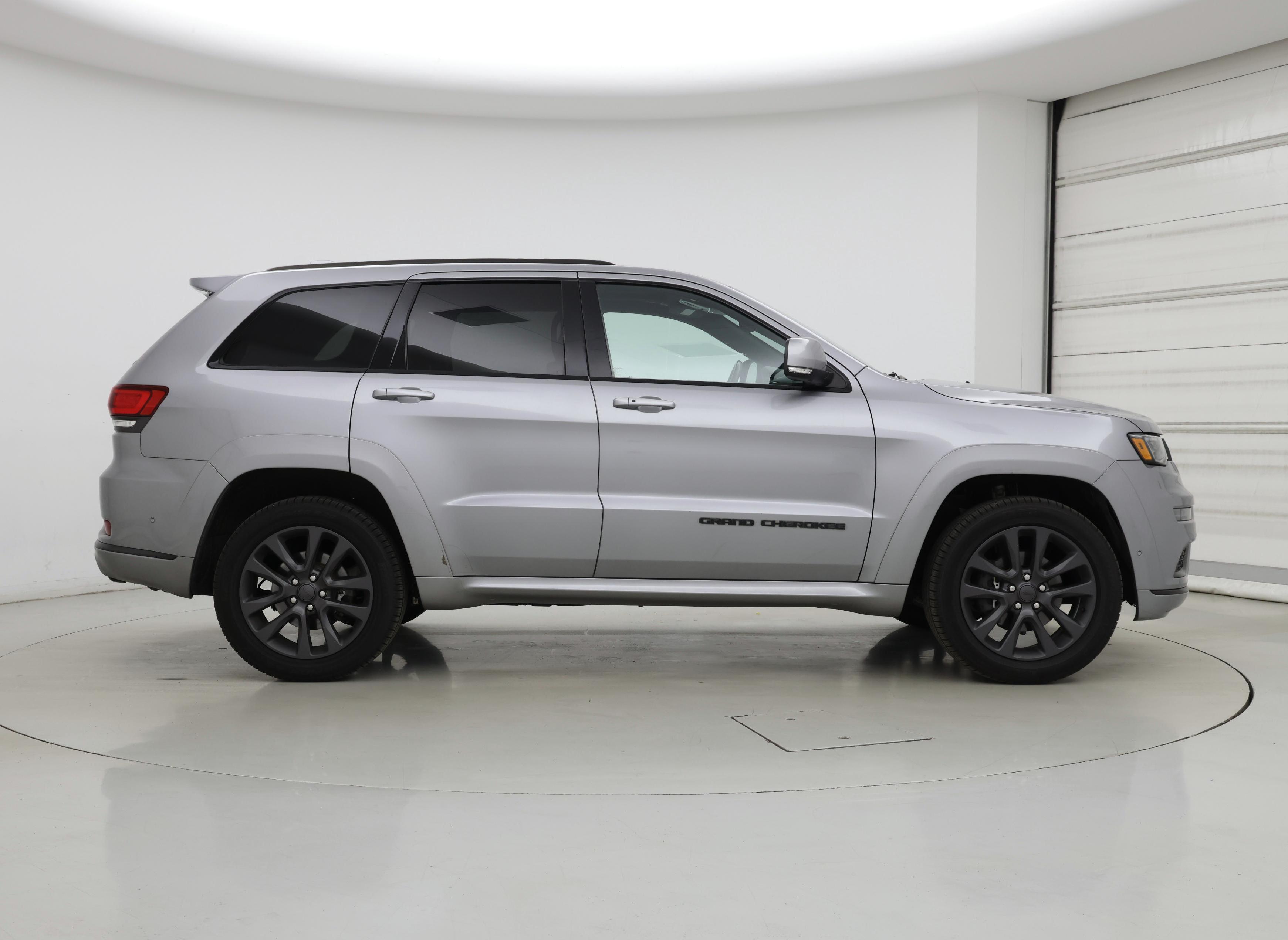 Thumbnail: 2018 Jeep Grand Cherokee - 7
