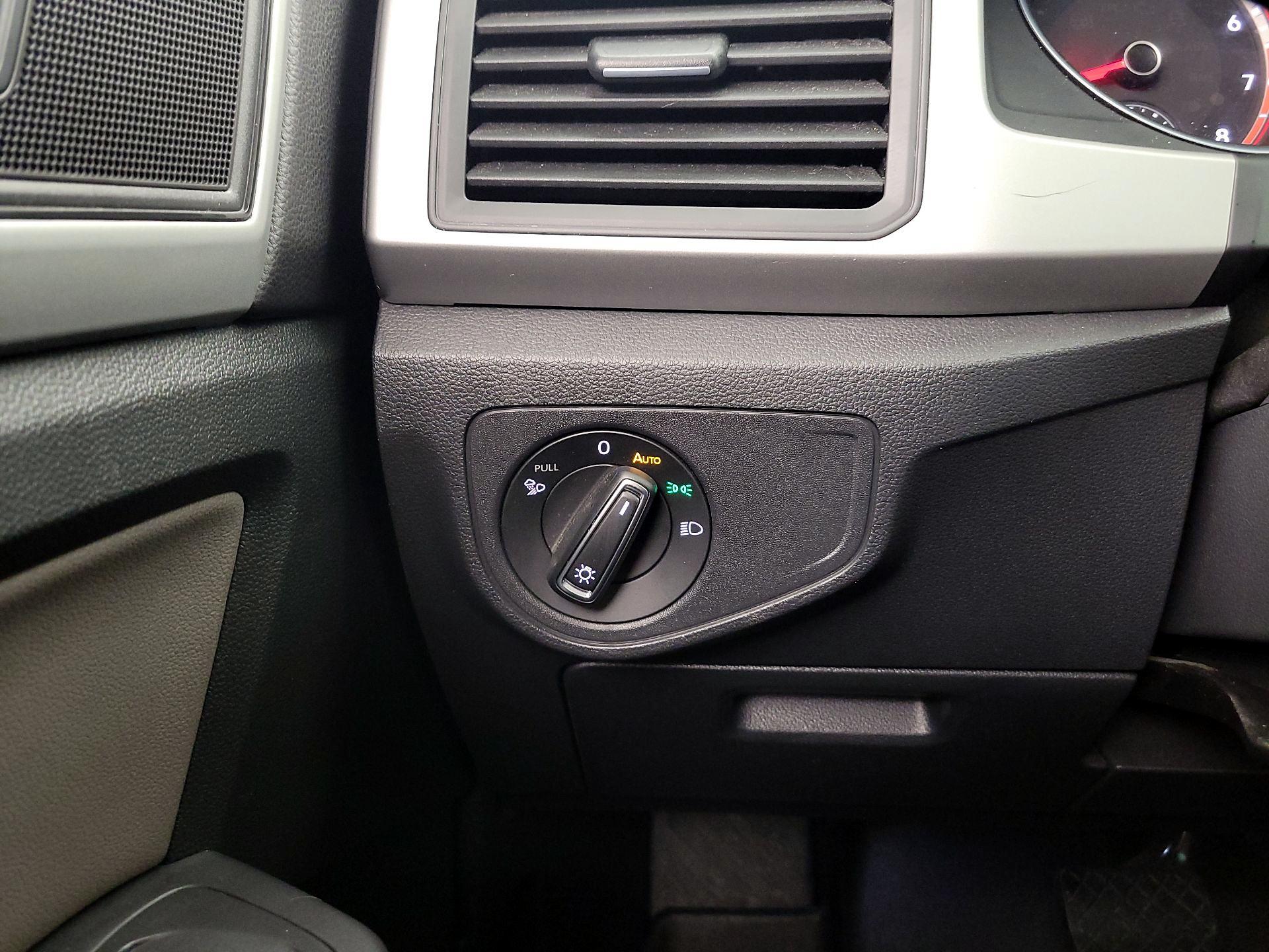 Thumbnail: 2021 Volkswagen Atlas - 13