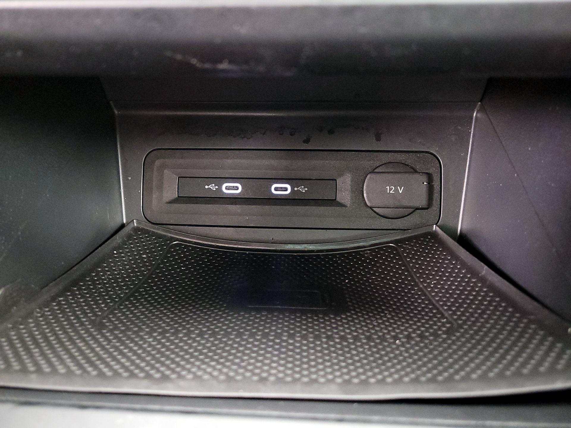 Thumbnail: 2021 Volkswagen Atlas - 18