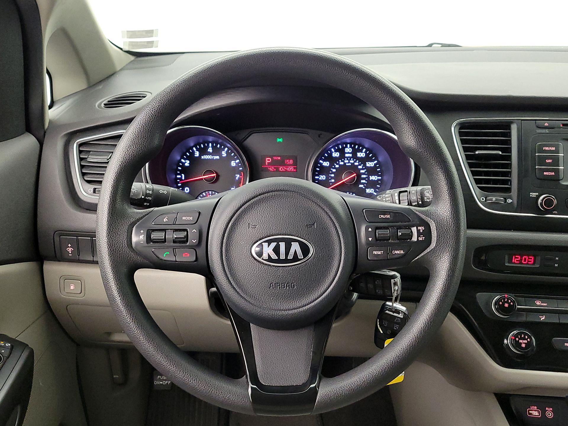 Thumbnail: 2016 Kia Sedona - 10