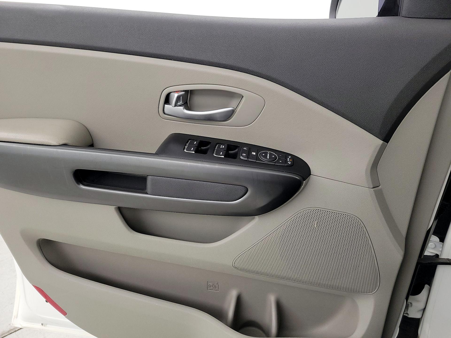 Thumbnail: 2016 Kia Sedona - 12