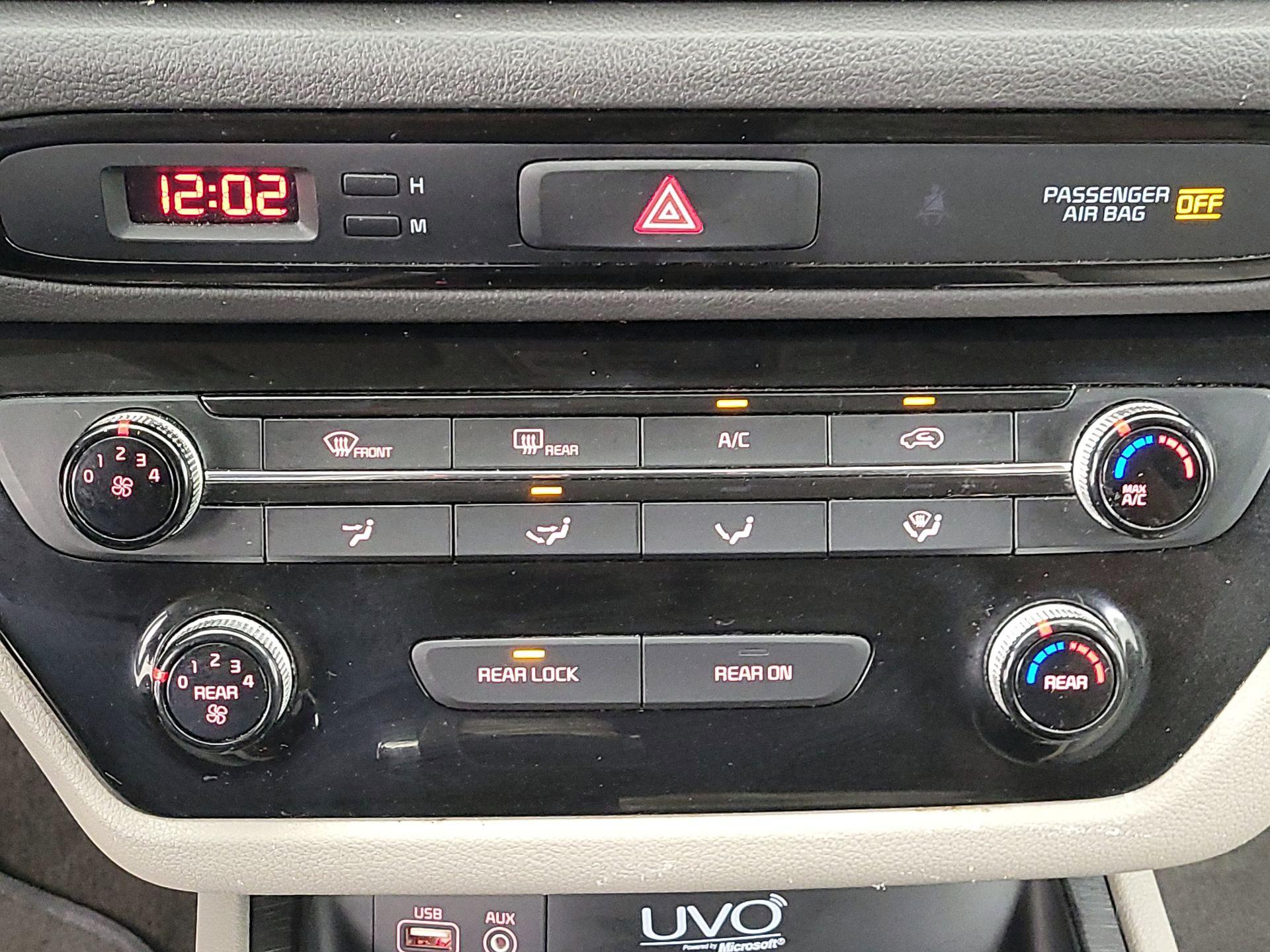 Thumbnail: 2016 Kia Sedona - 16