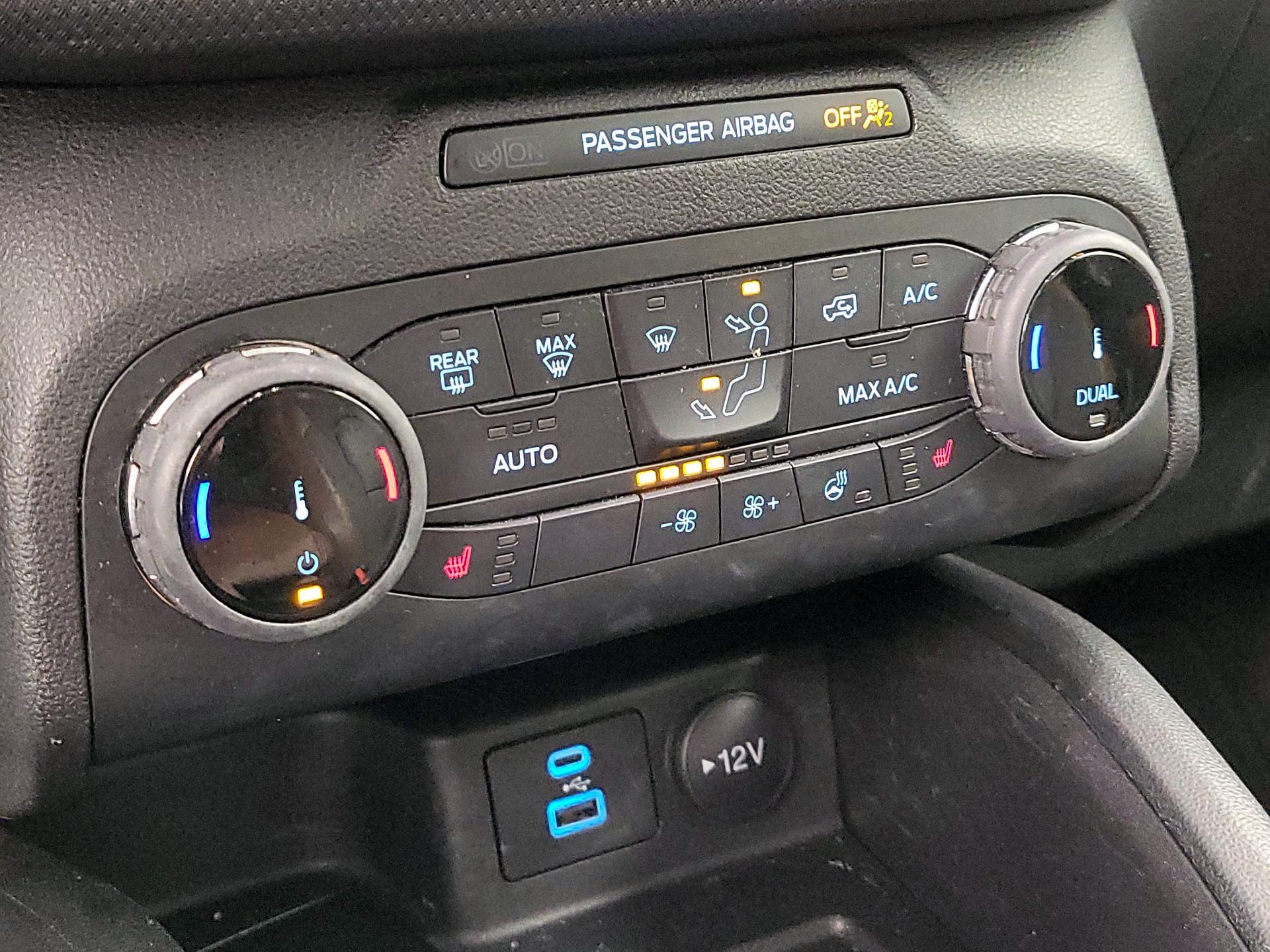 Thumbnail: 2022 Ford Bronco Sport - 16