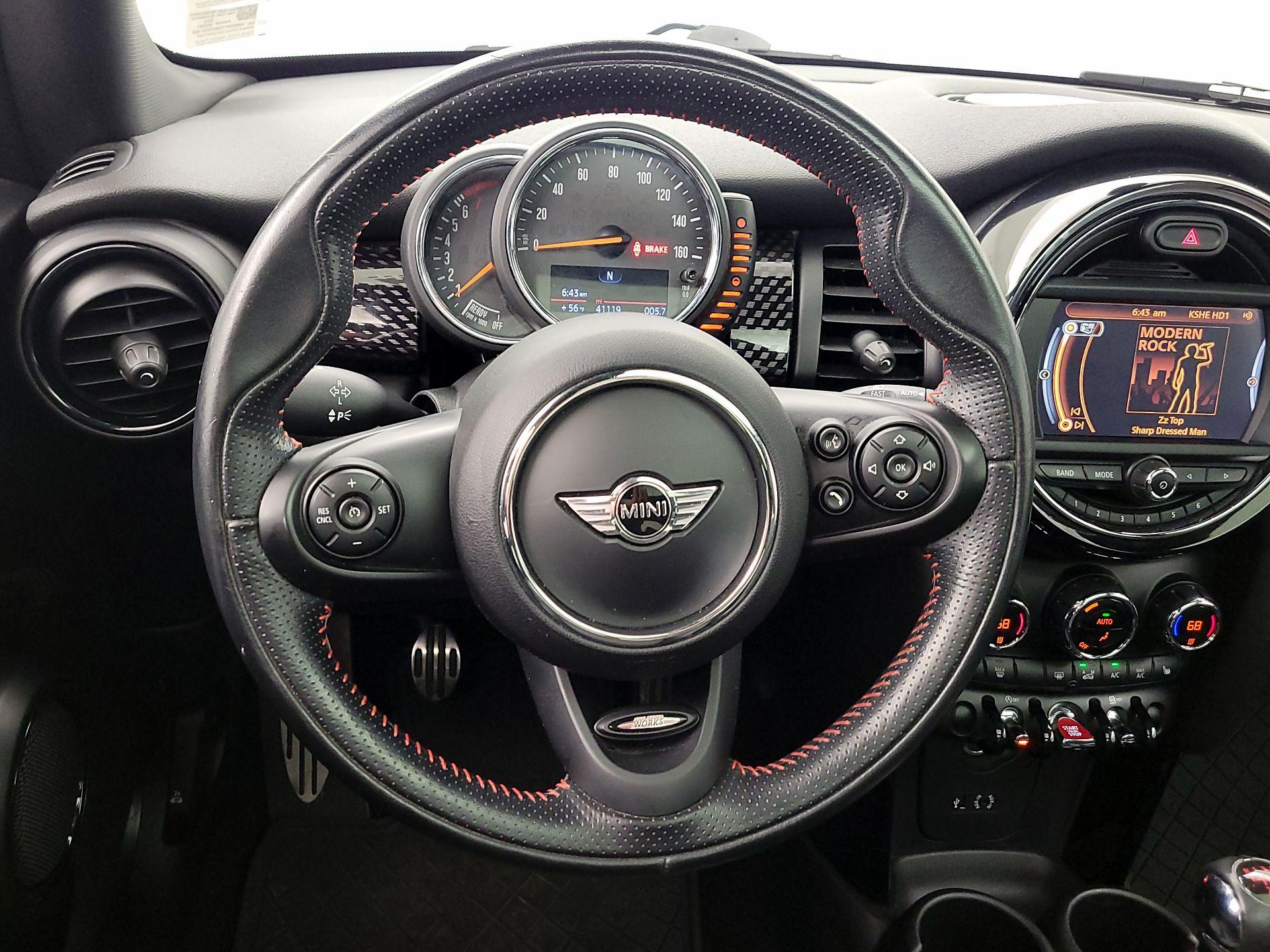 Thumbnail: 2017 MINI Cooper Hardtop - 10