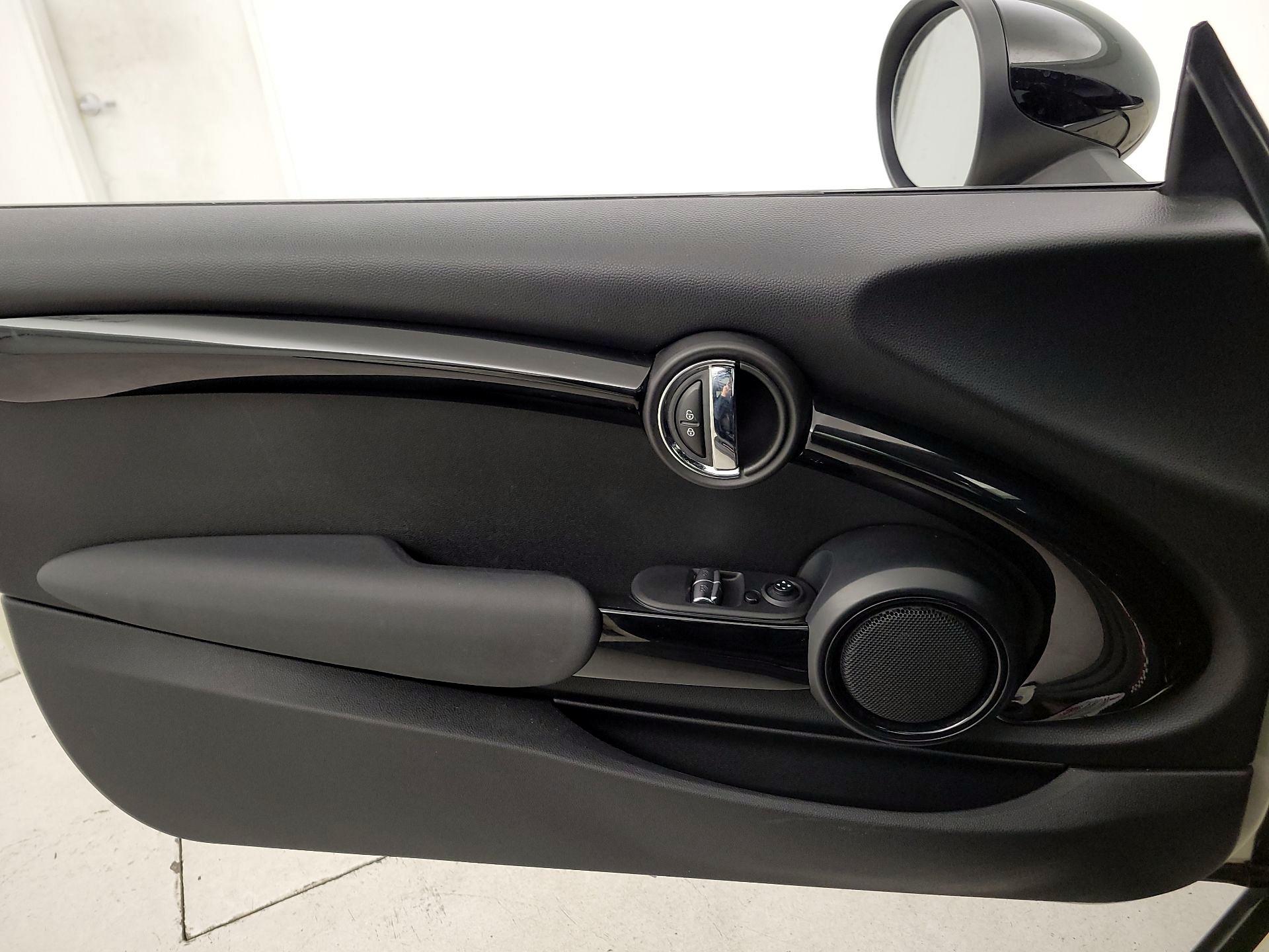 Thumbnail: 2017 MINI Cooper Hardtop - 12