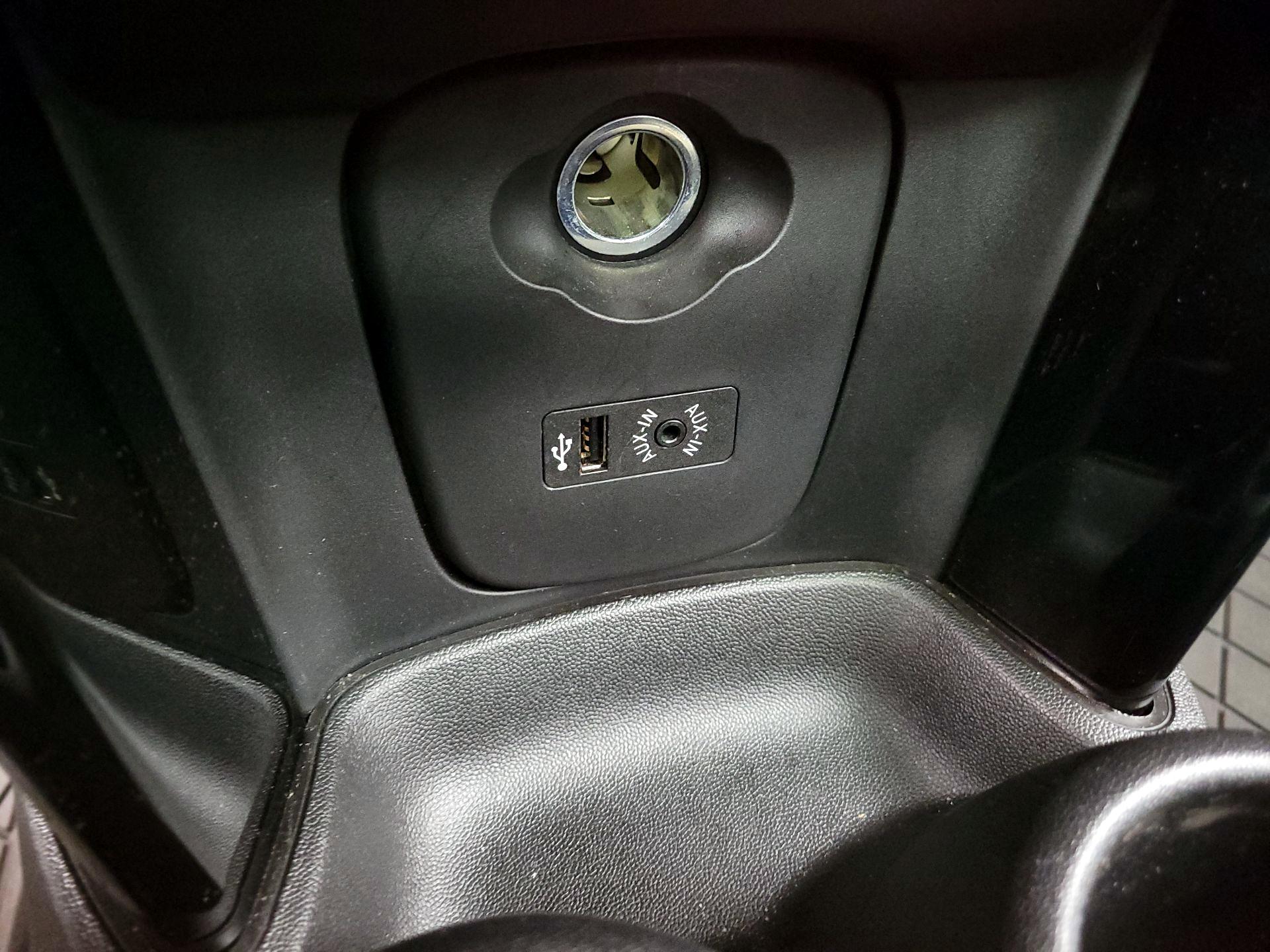 Thumbnail: 2017 MINI Cooper Hardtop - 17