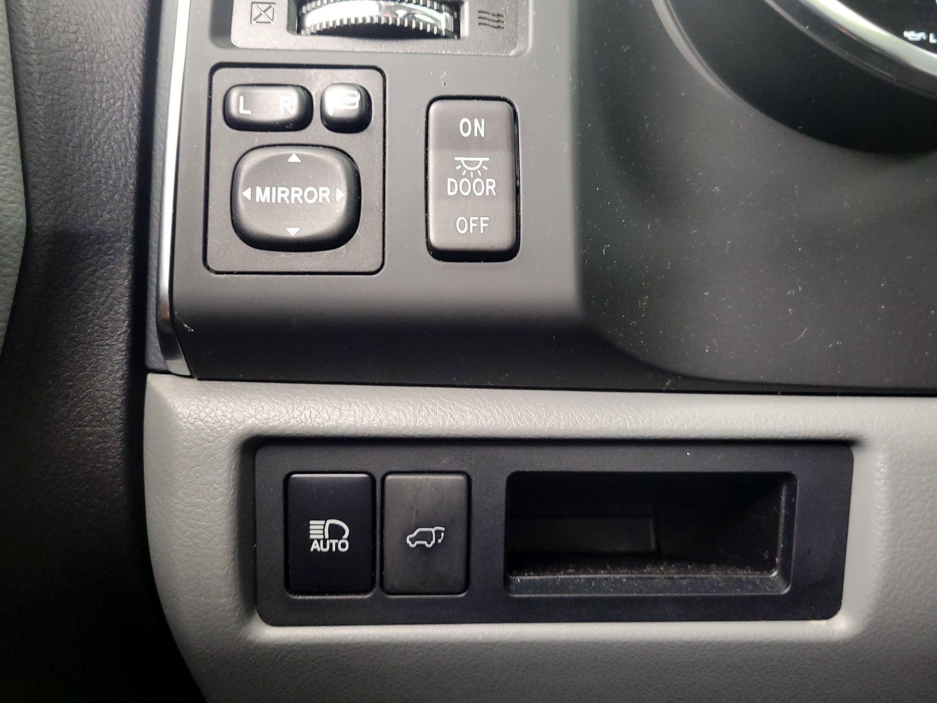 Thumbnail: 2020 Toyota Sequoia - 13