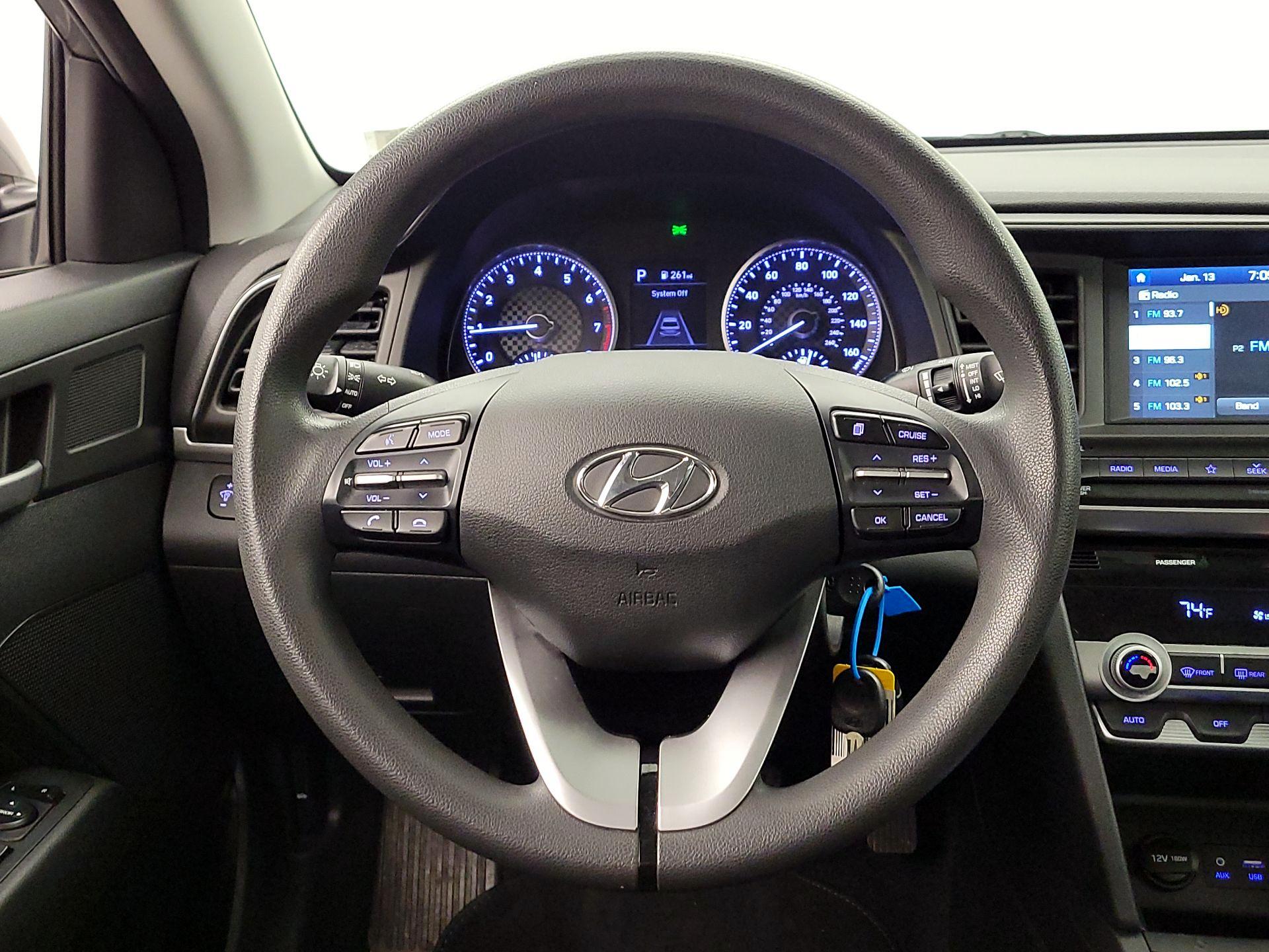 Thumbnail: 2020 Hyundai Elantra - 10