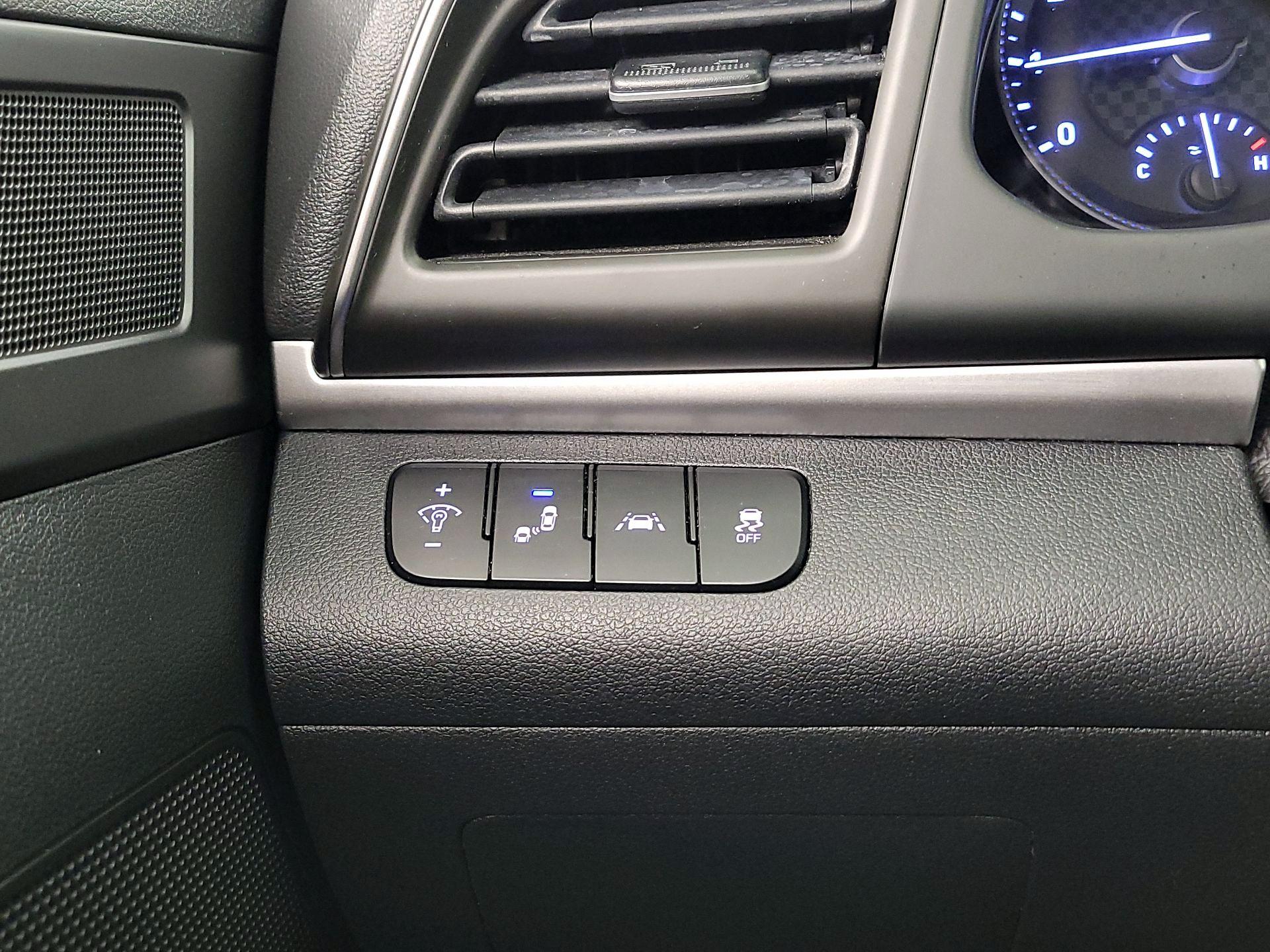 Thumbnail: 2020 Hyundai Elantra - 13