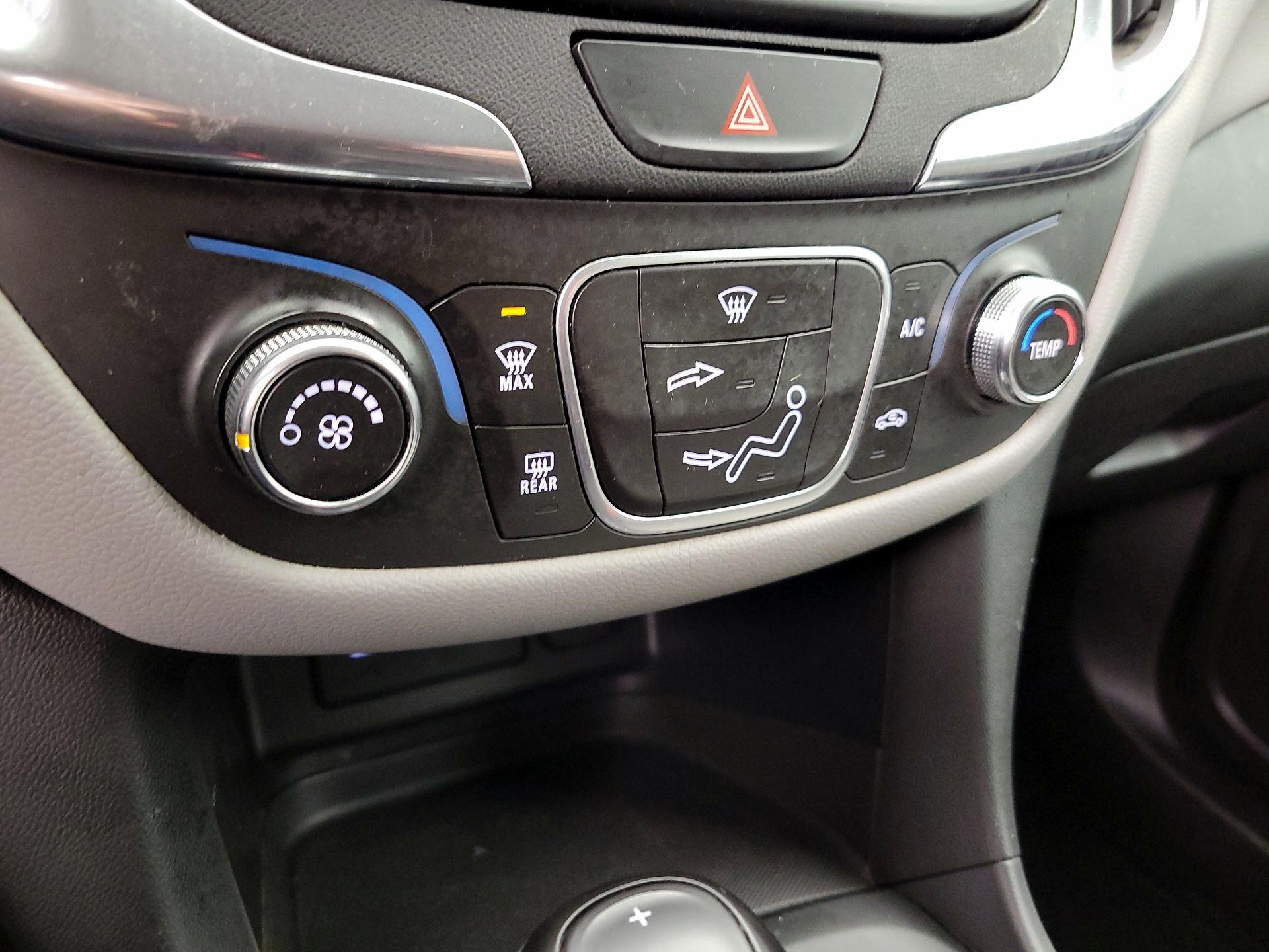 Thumbnail: 2019 Chevrolet Equinox - 16