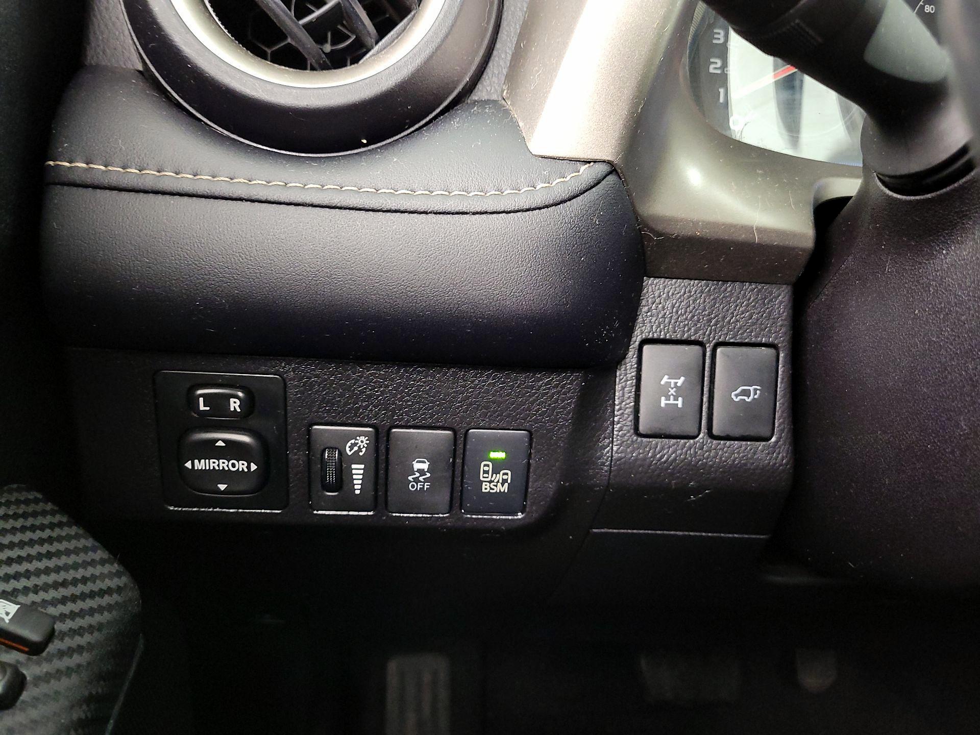 Thumbnail: 2014 Toyota RAV4 - 13