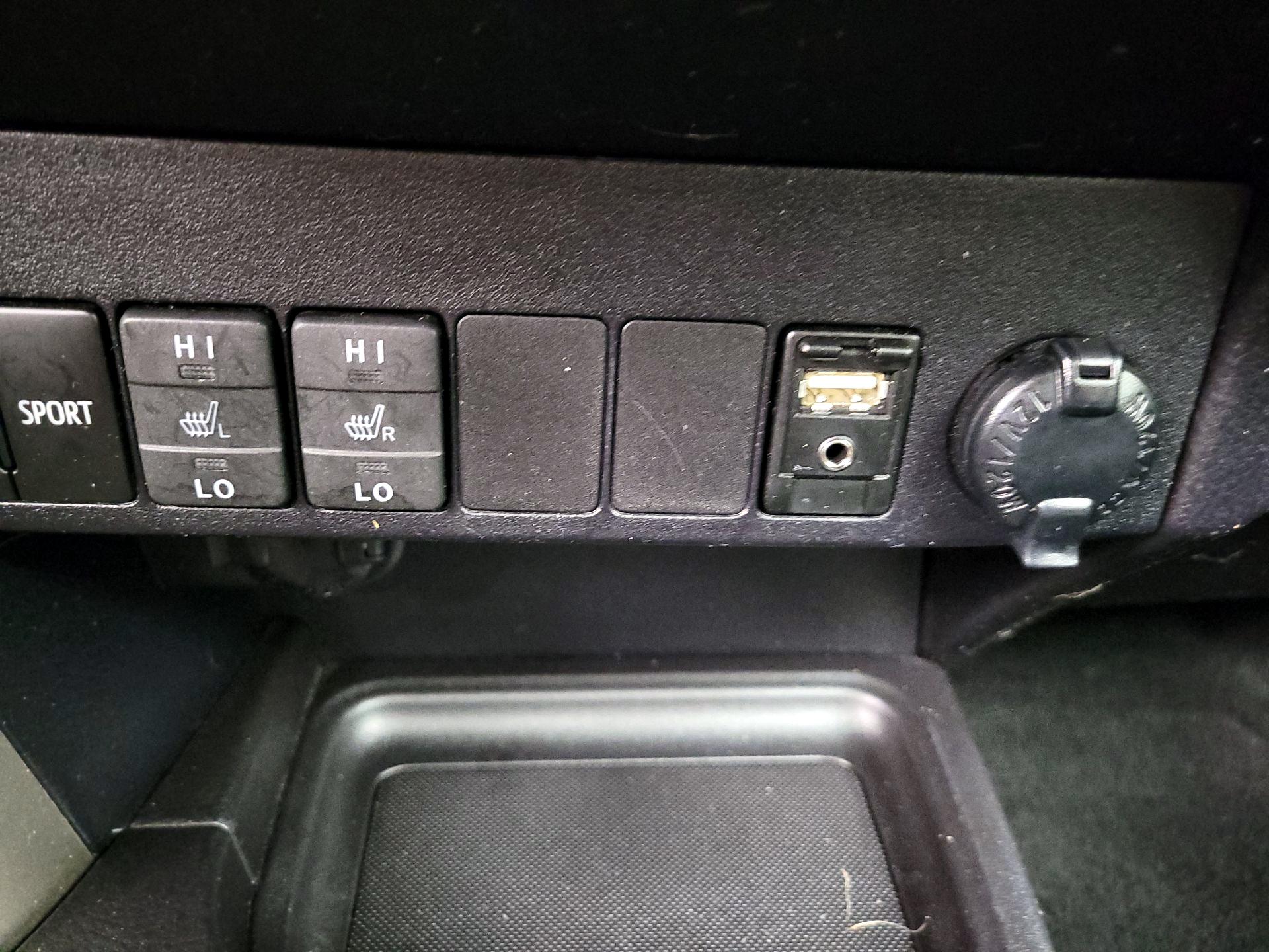 Thumbnail: 2014 Toyota RAV4 - 18