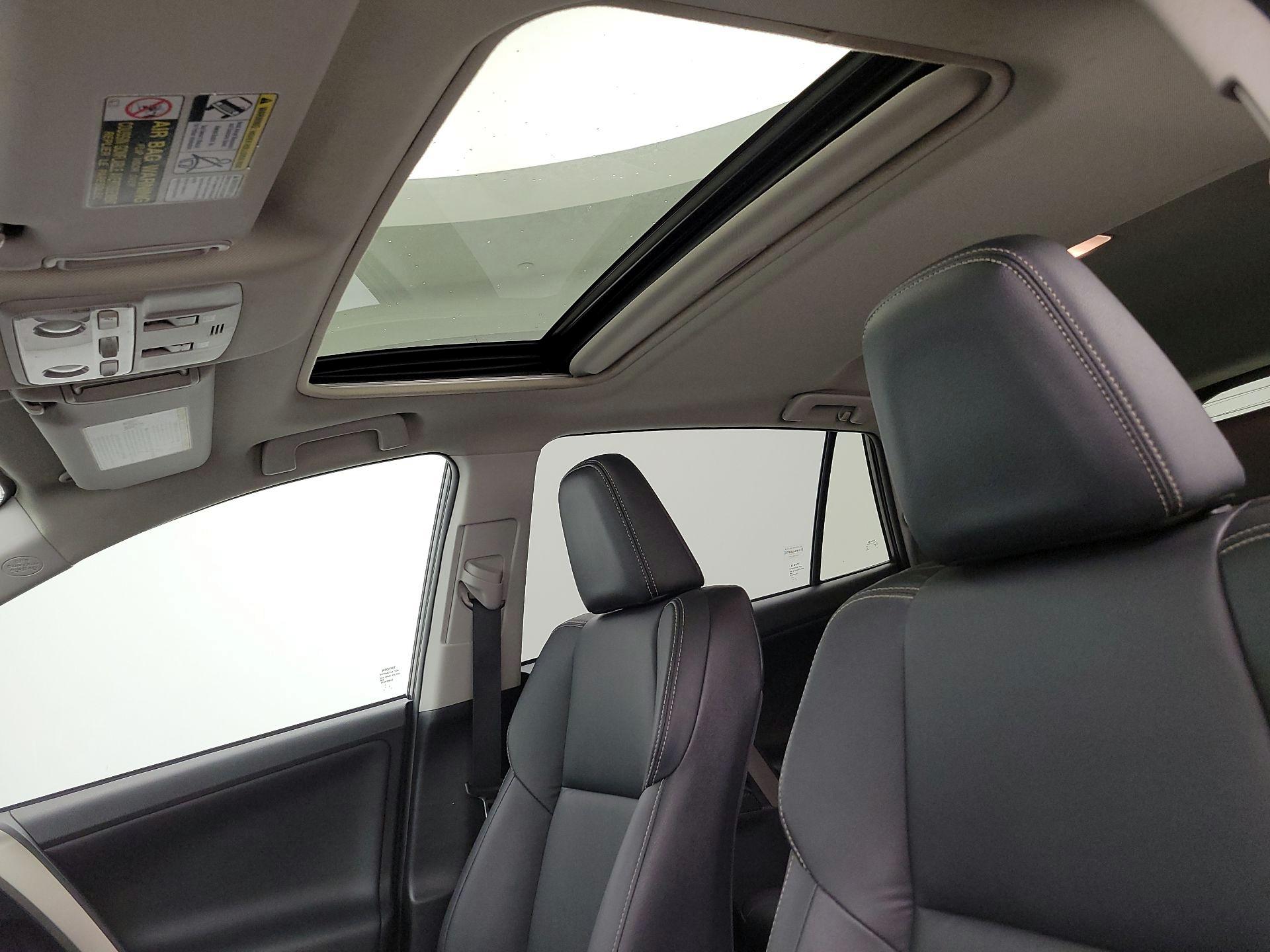 Thumbnail: 2014 Toyota RAV4 - 19