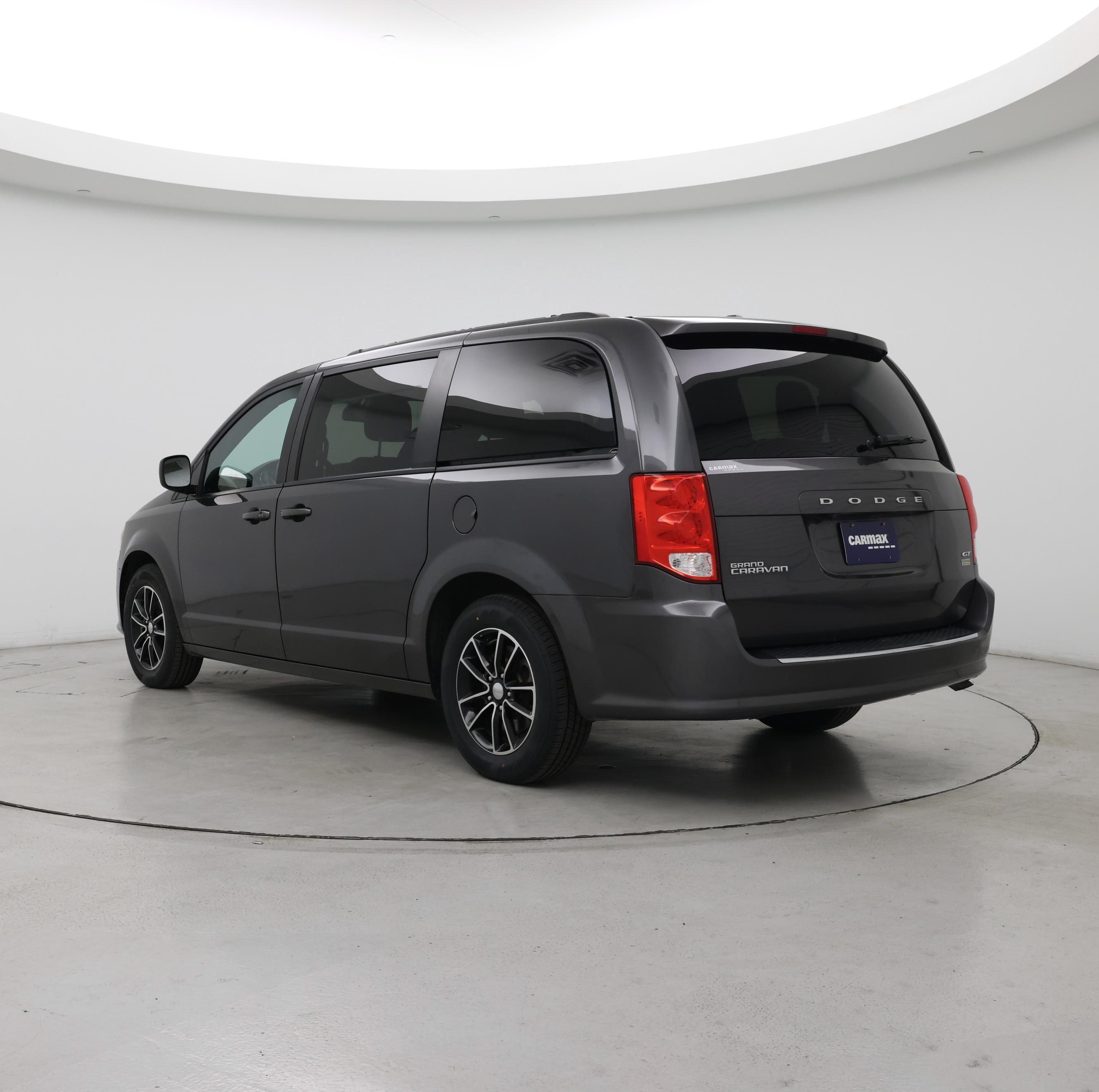 Thumbnail: 2019 Dodge Grand Caravan - 2