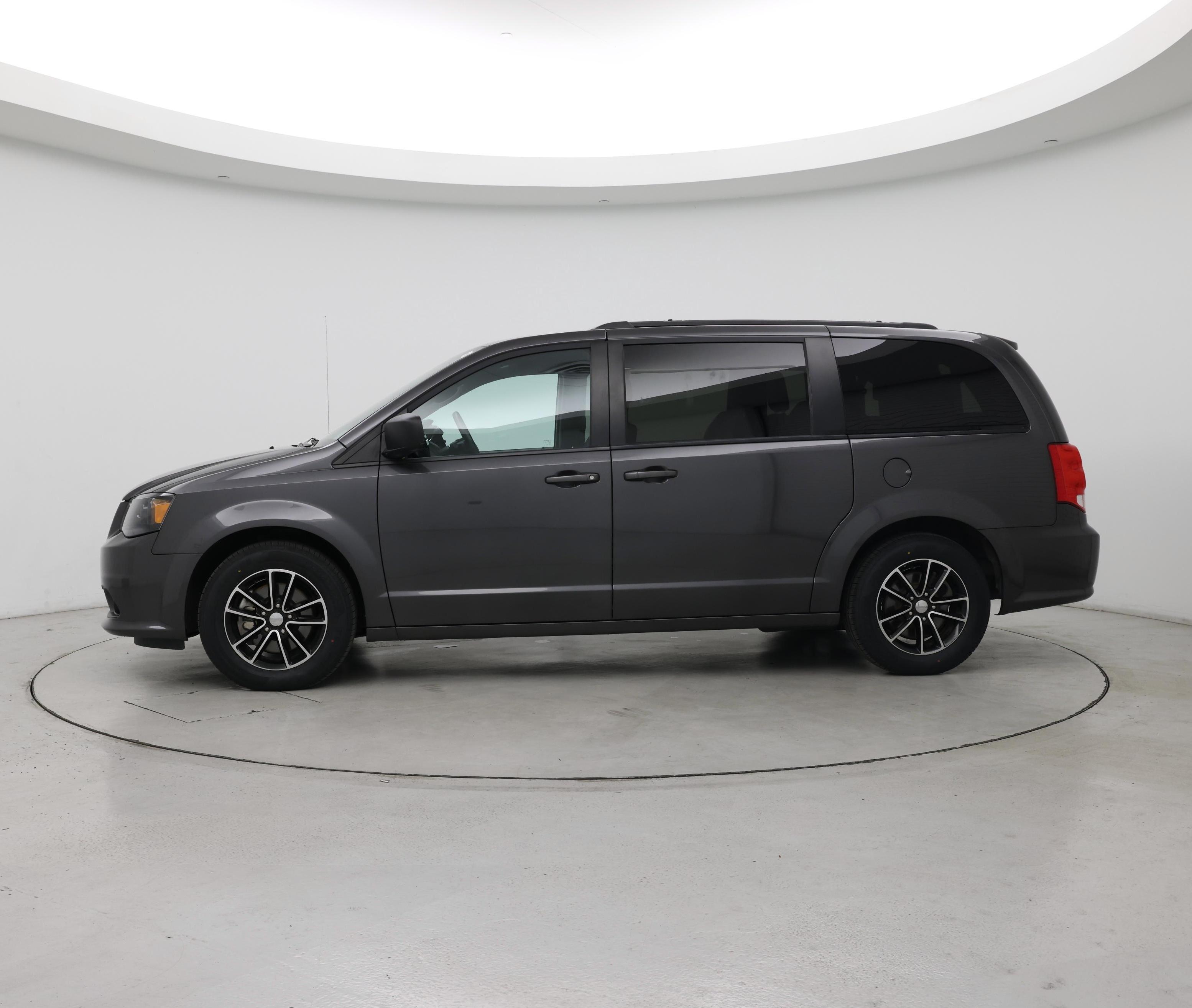 Thumbnail: 2019 Dodge Grand Caravan - 3