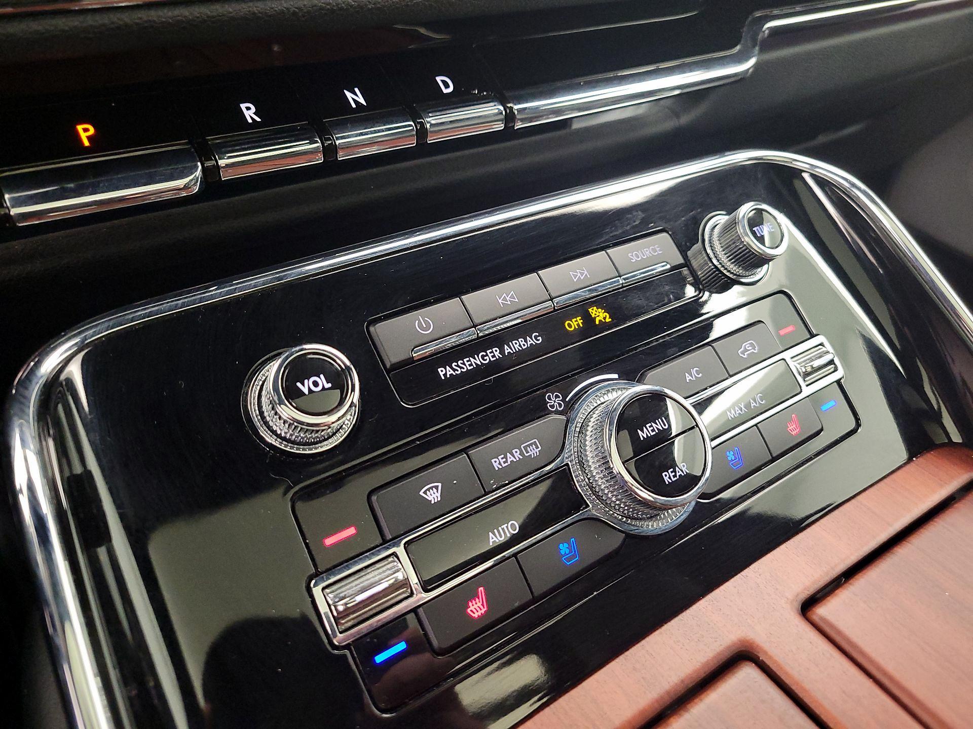 Thumbnail: 2020 Lincoln Navigator - 17