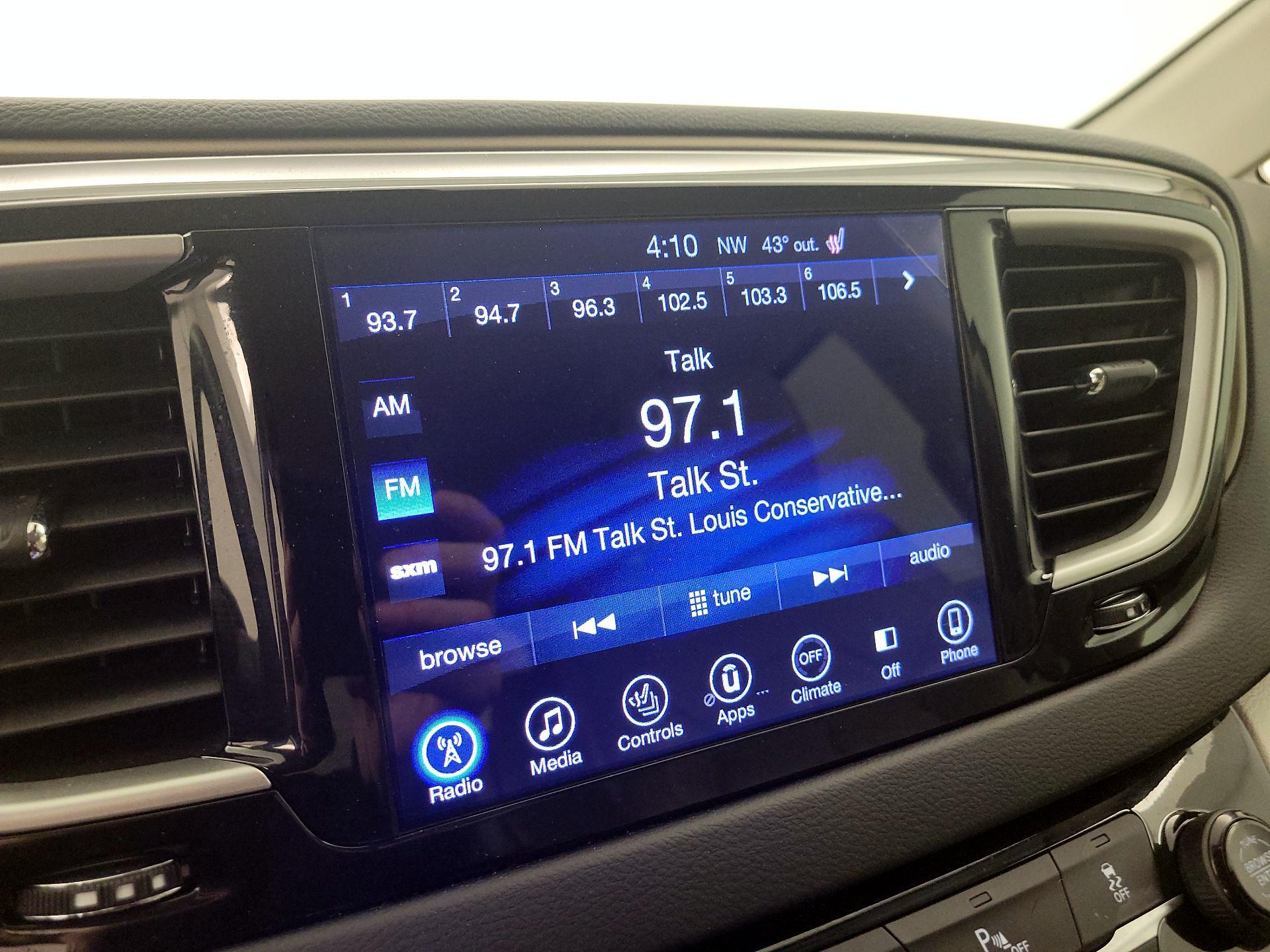 Thumbnail: 2017 Chrysler Pacifica - 15