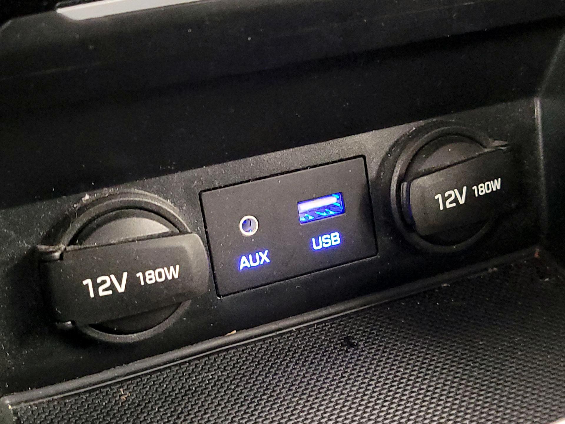 Thumbnail: 2017 Hyundai Elantra - 18