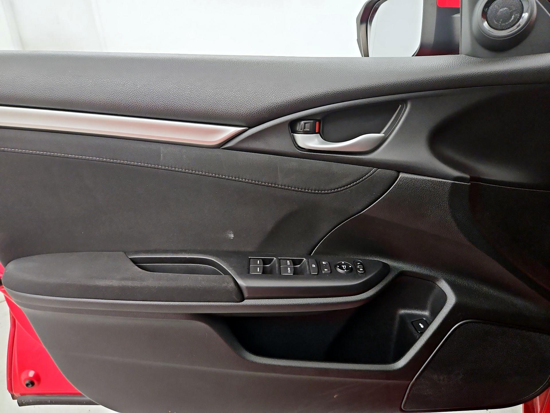 Thumbnail: 2016 Honda Civic - 12