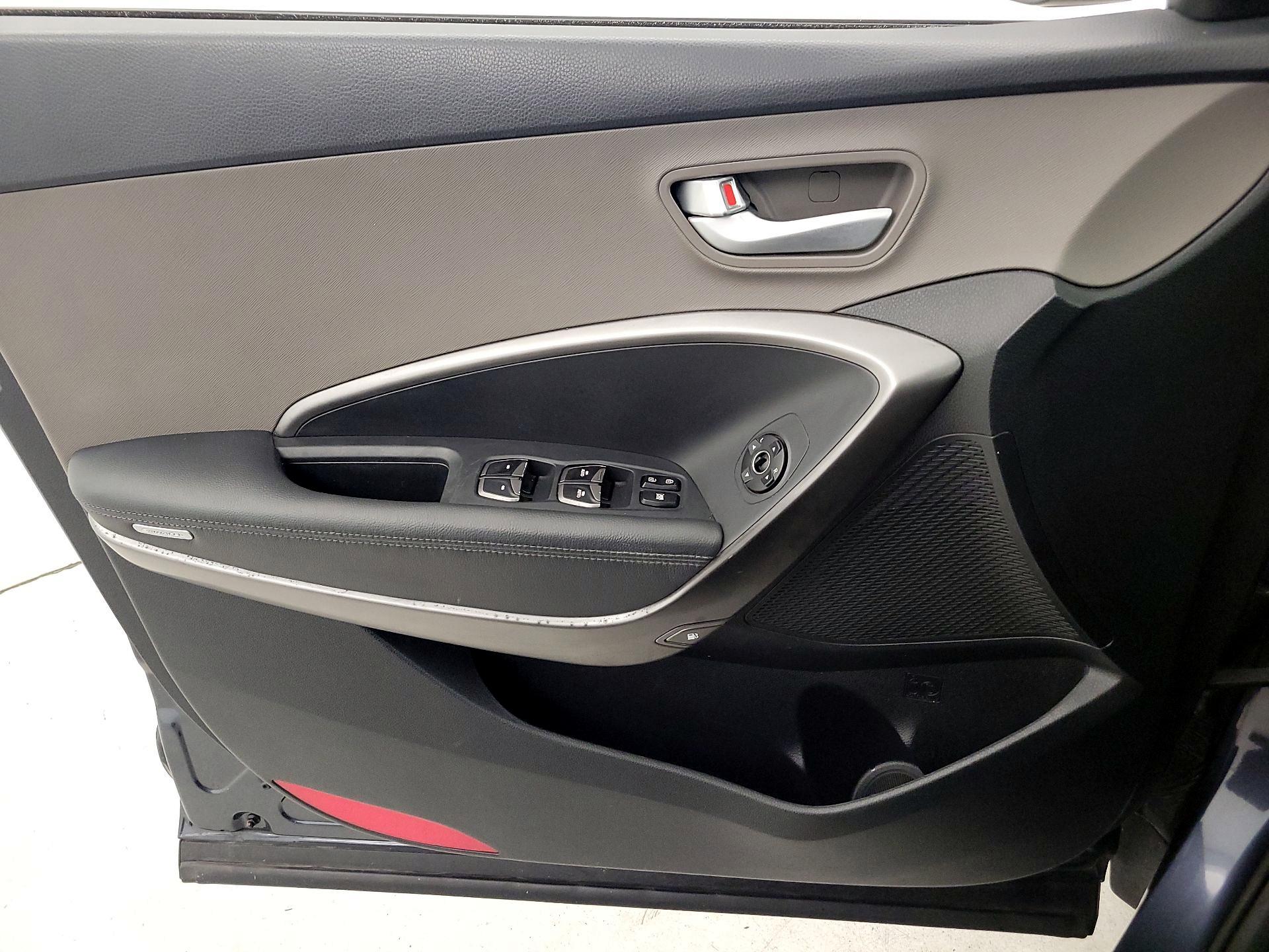 Thumbnail: 2017 Hyundai Santa Fe - 12