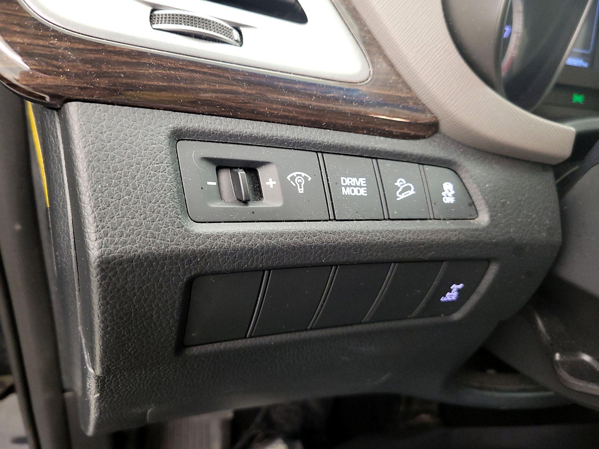 Thumbnail: 2017 Hyundai Santa Fe - 13