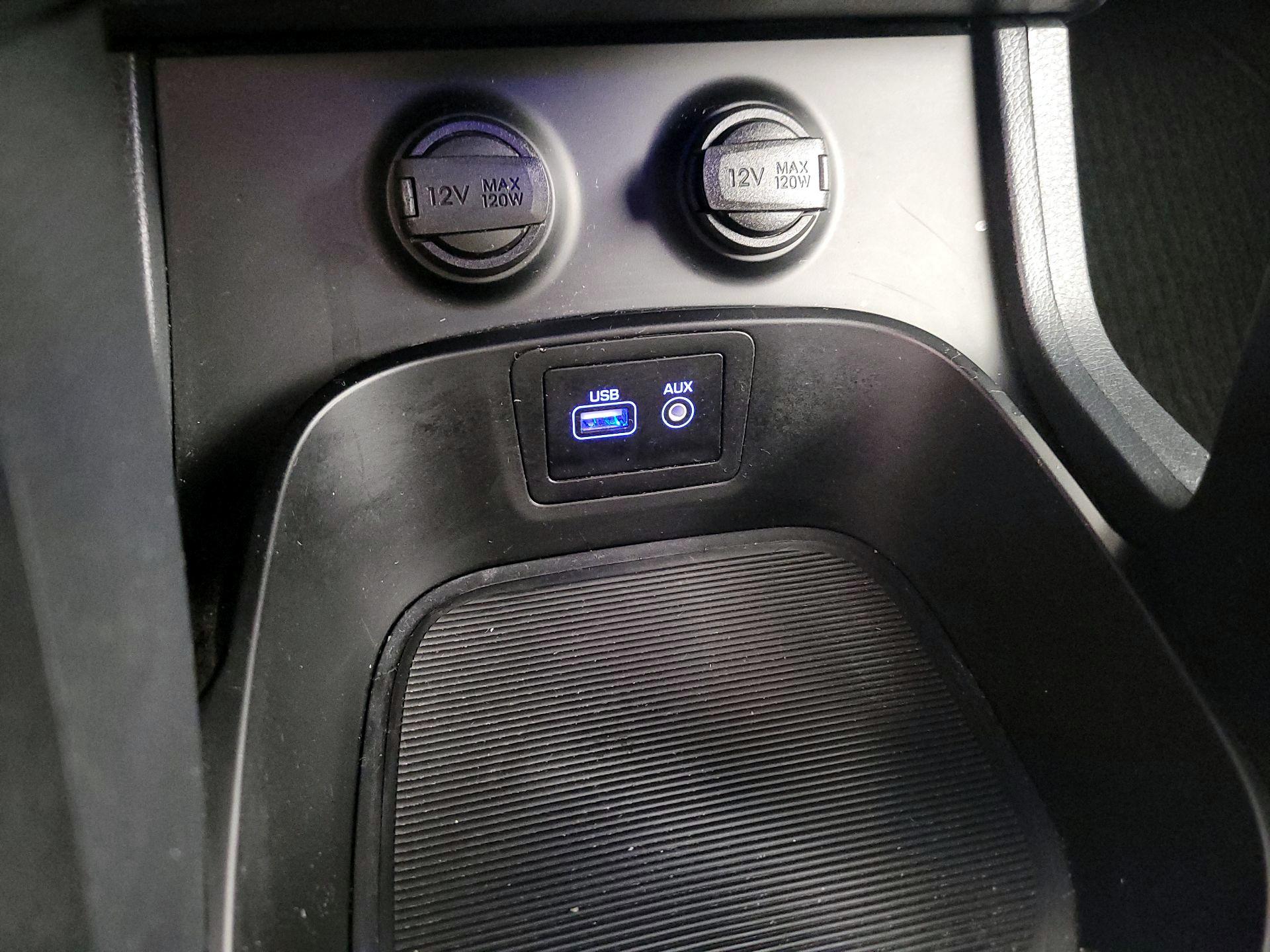 Thumbnail: 2017 Hyundai Santa Fe - 18