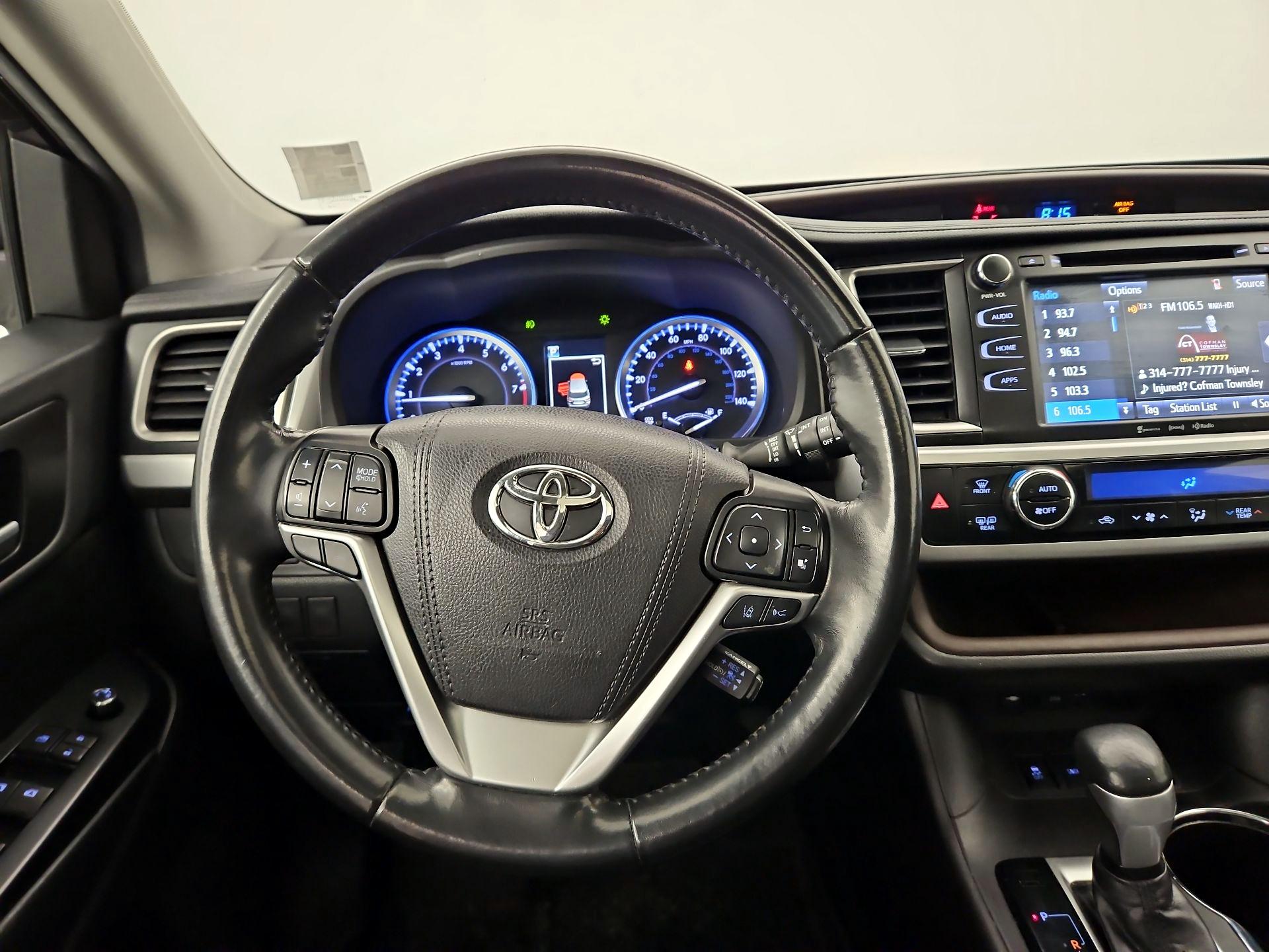 Thumbnail: 2019 Toyota Highlander - 10