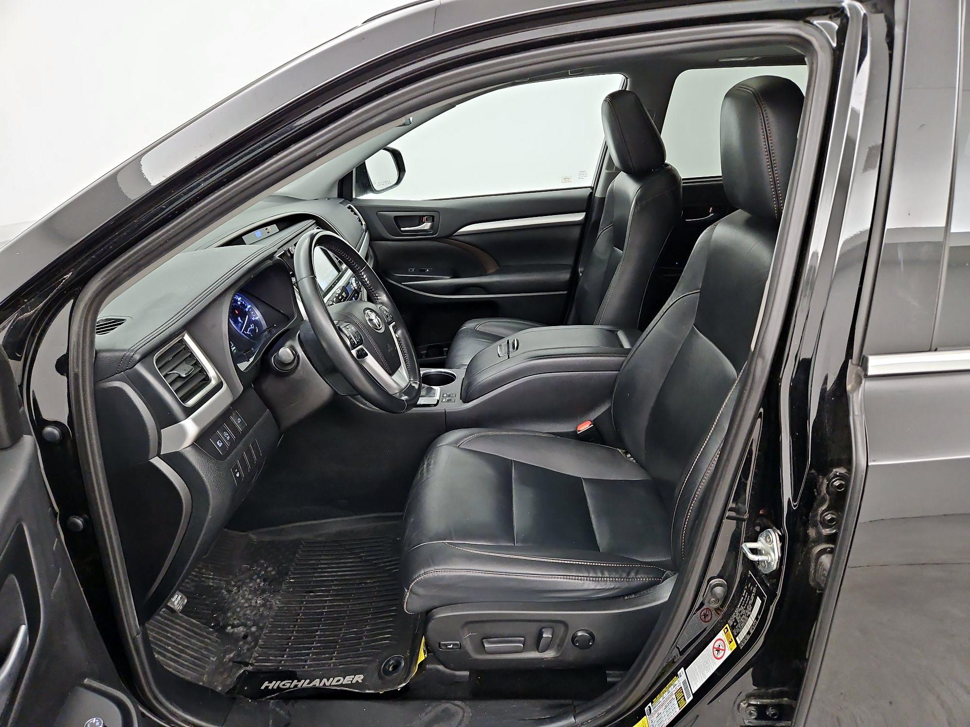 Thumbnail: 2019 Toyota Highlander - 11