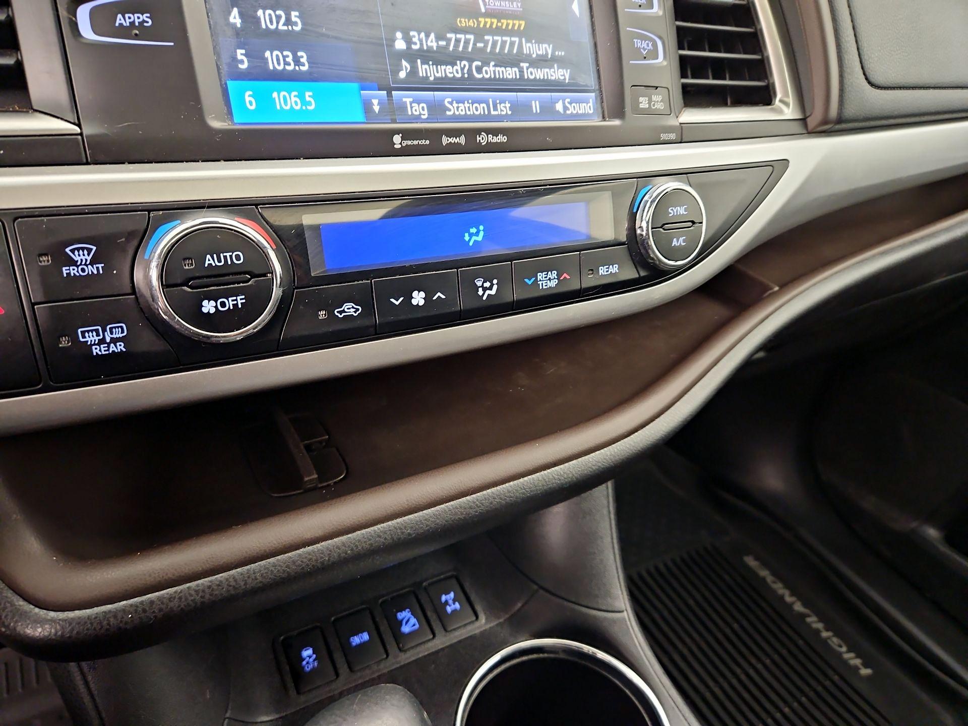 Thumbnail: 2019 Toyota Highlander - 16