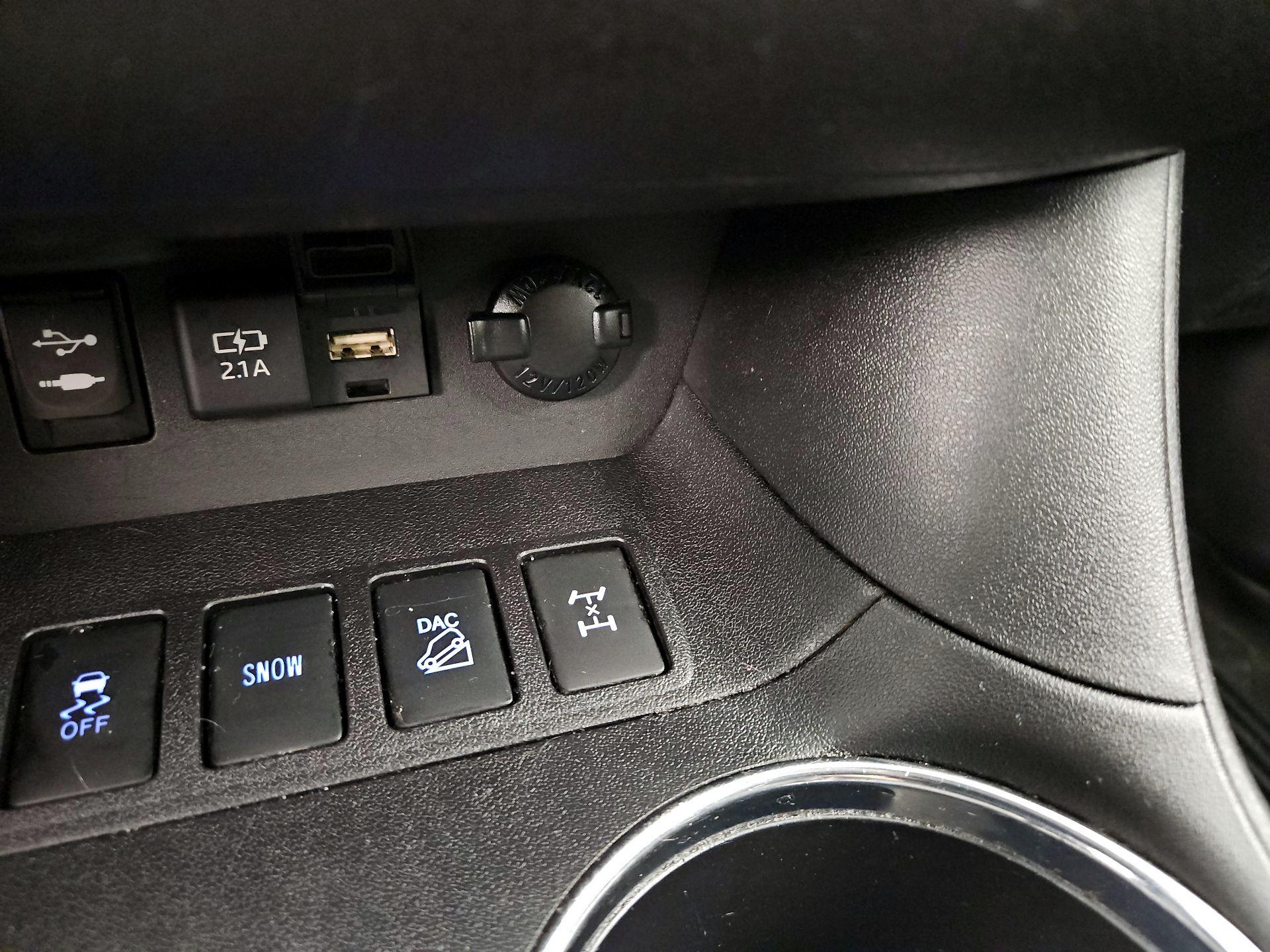 Thumbnail: 2019 Toyota Highlander - 18