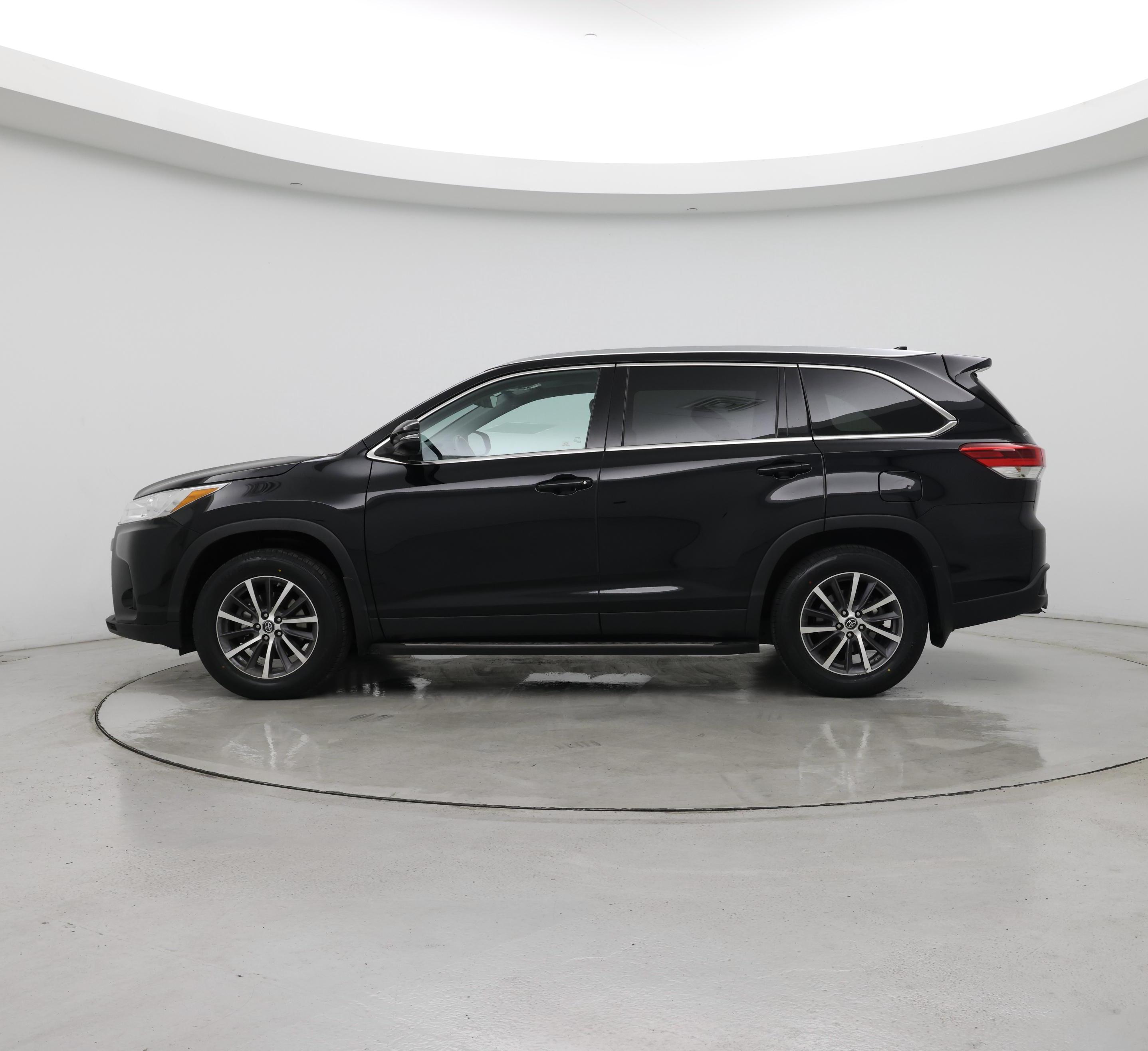 Thumbnail: 2019 Toyota Highlander - 3