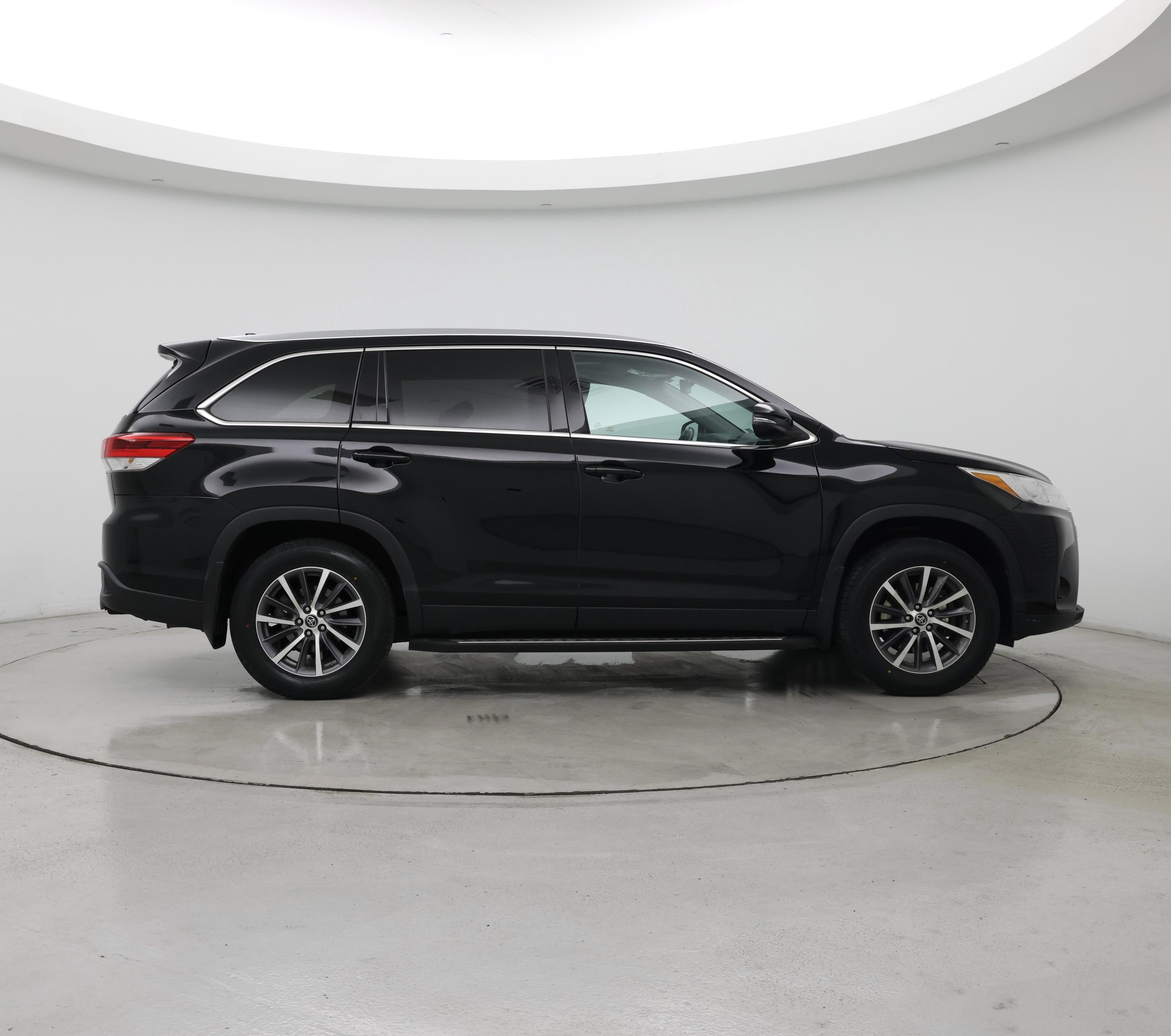 Thumbnail: 2019 Toyota Highlander - 7