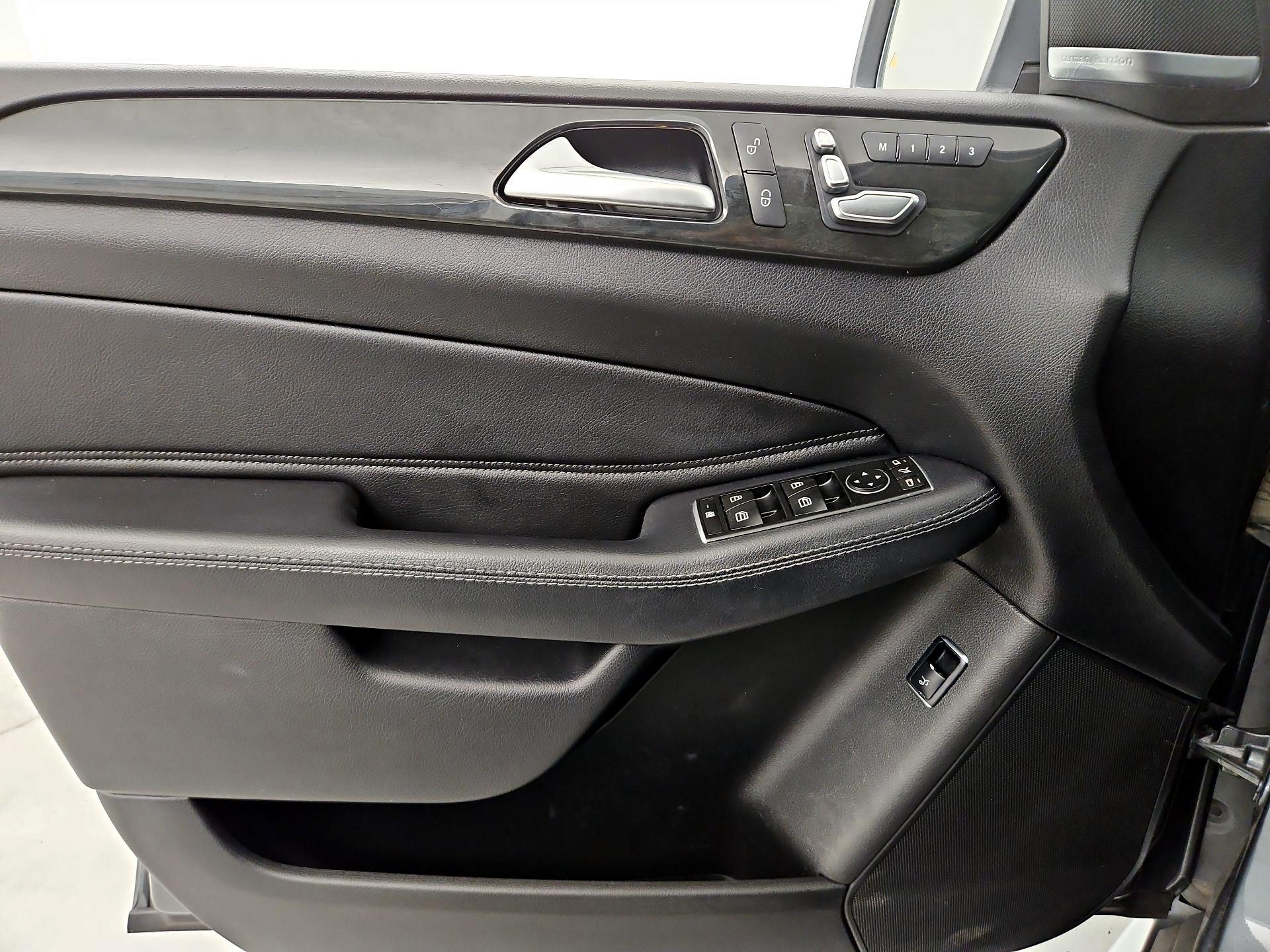 Thumbnail: 2017 Mercedes-Benz GLE - 12