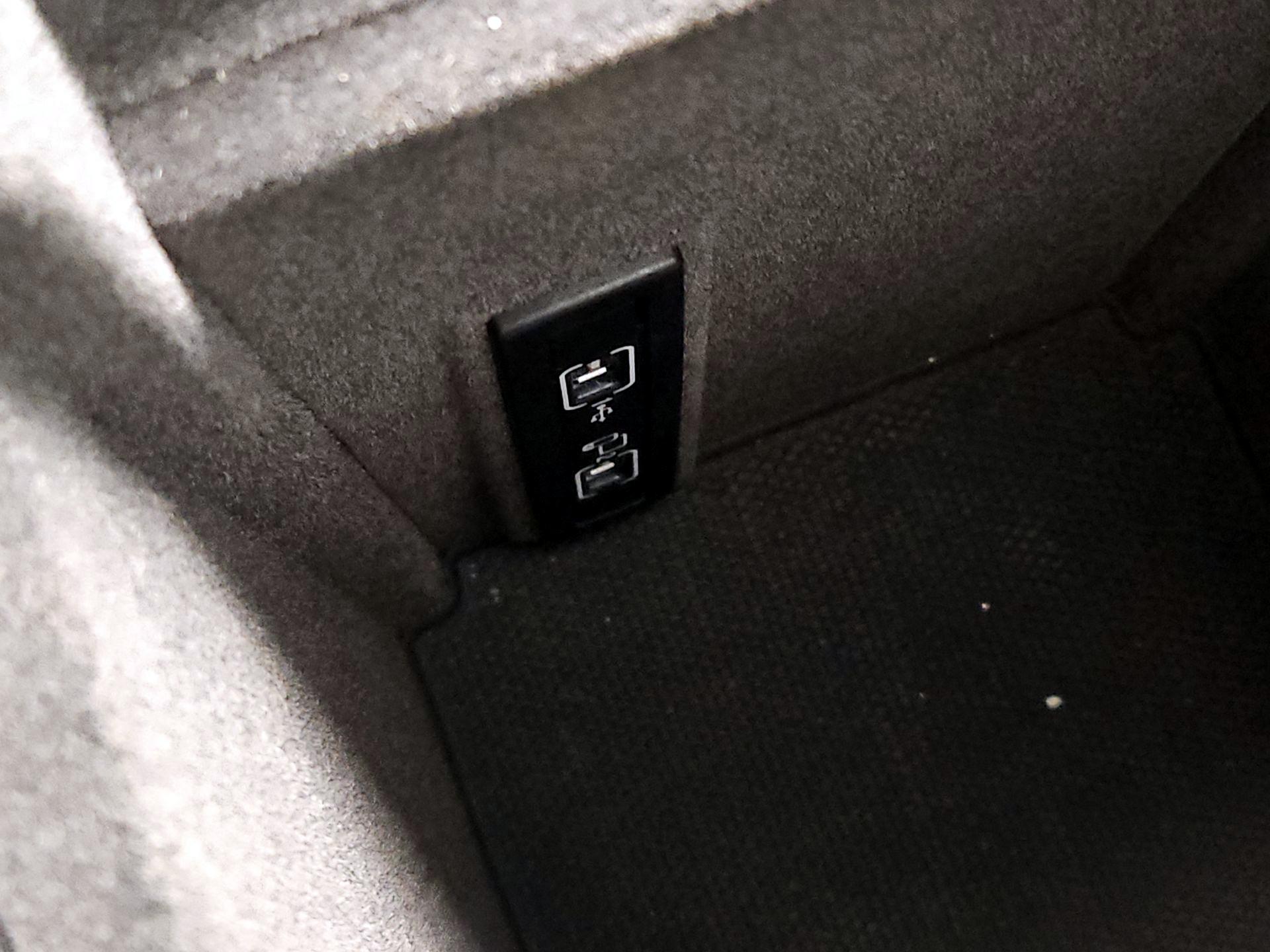 Thumbnail: 2017 Mercedes-Benz GLE - 19