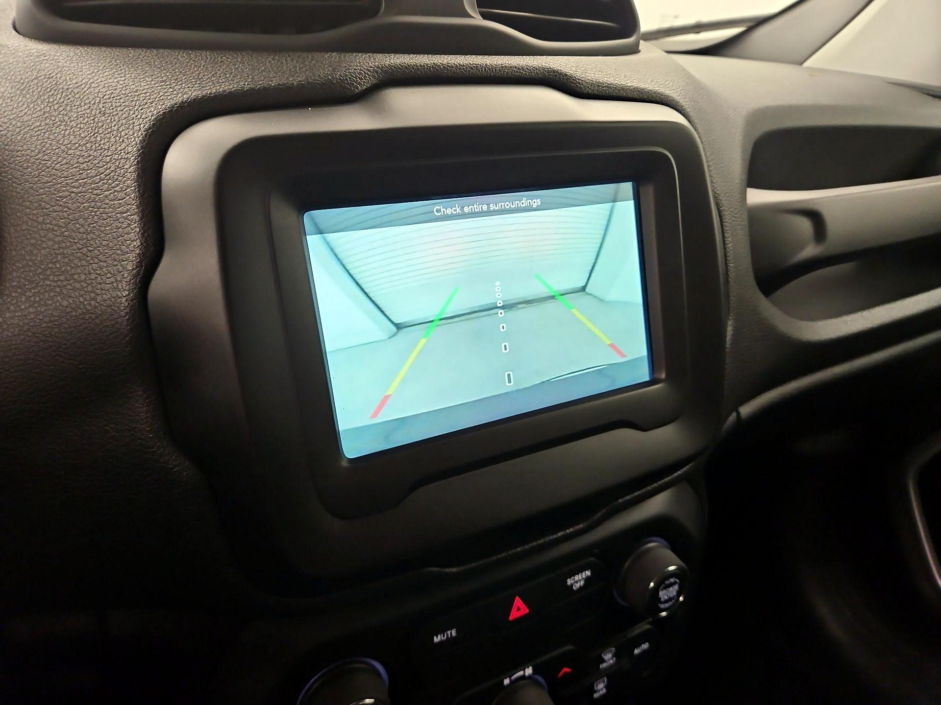 Thumbnail: 2020 Jeep Renegade - 14