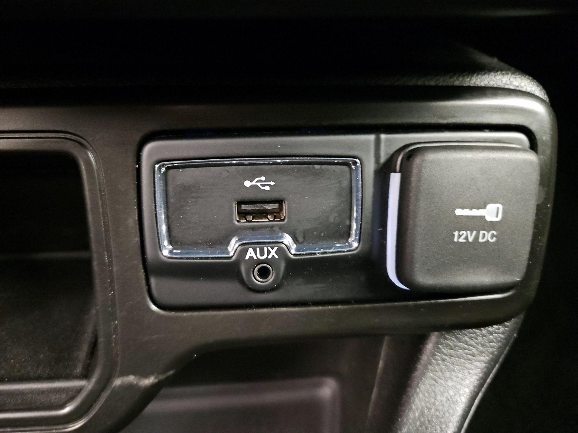 Thumbnail: 2020 Jeep Renegade - 18