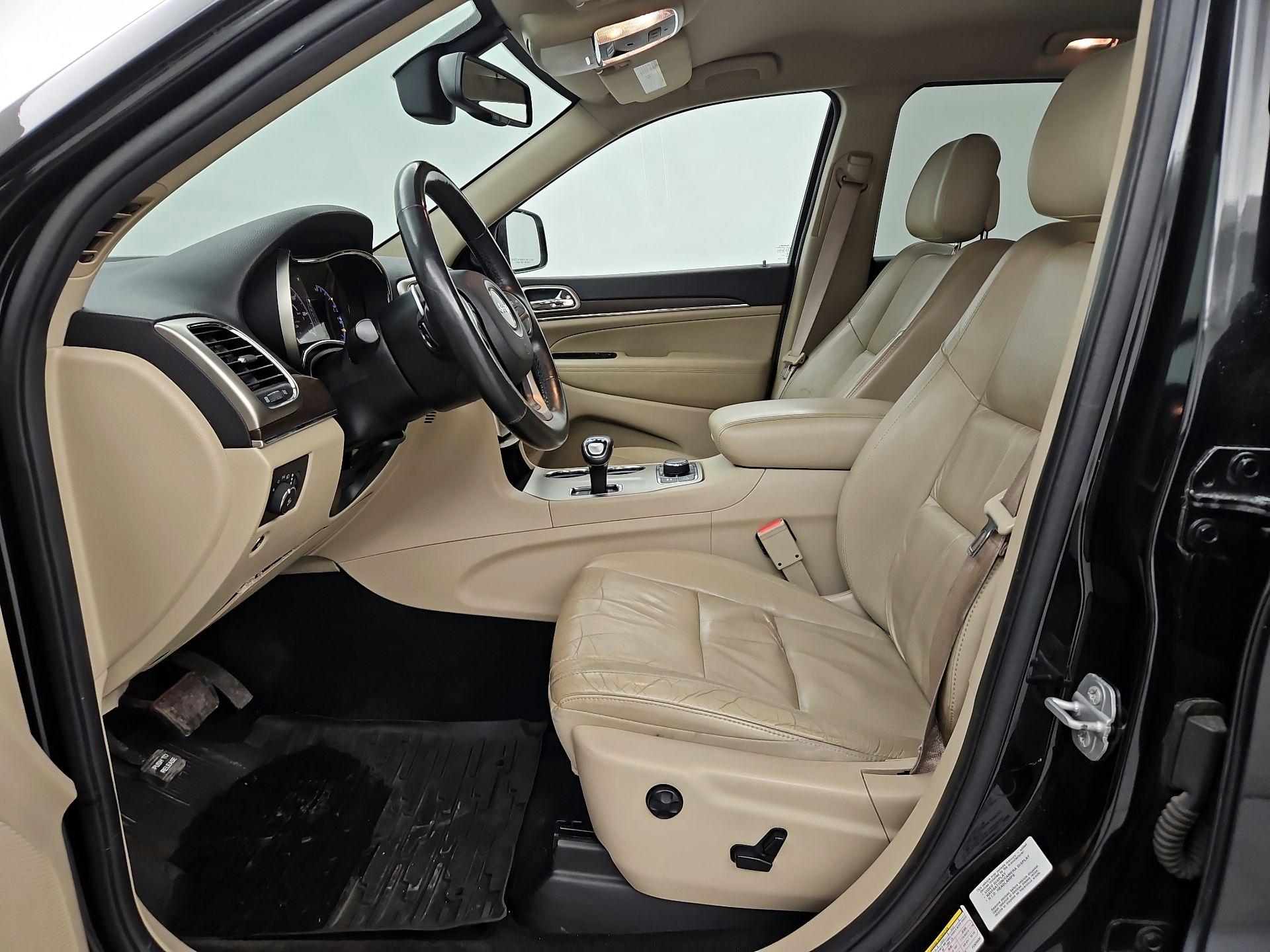 Thumbnail: 2015 Jeep Grand Cherokee - 11