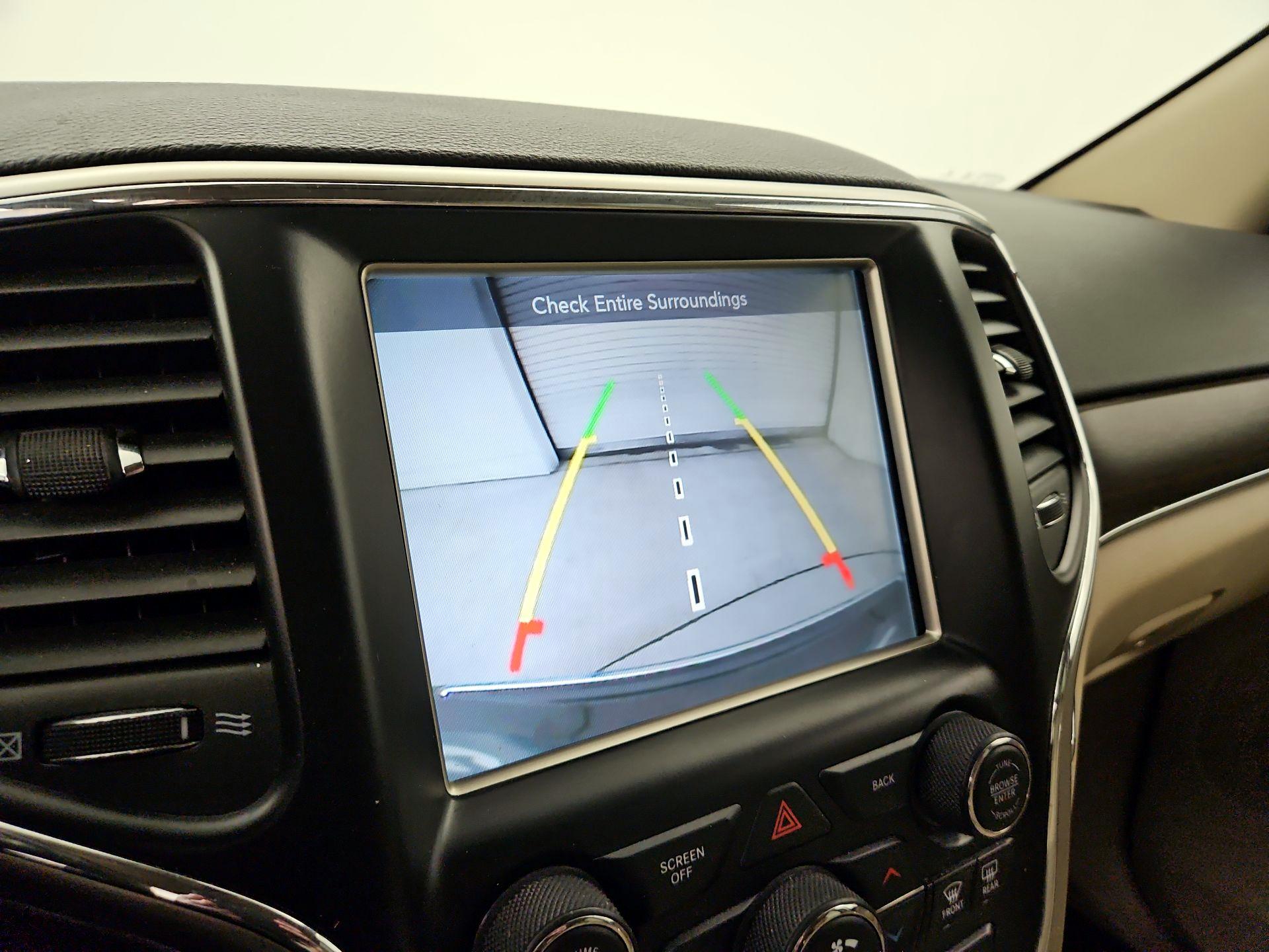 Thumbnail: 2015 Jeep Grand Cherokee - 15