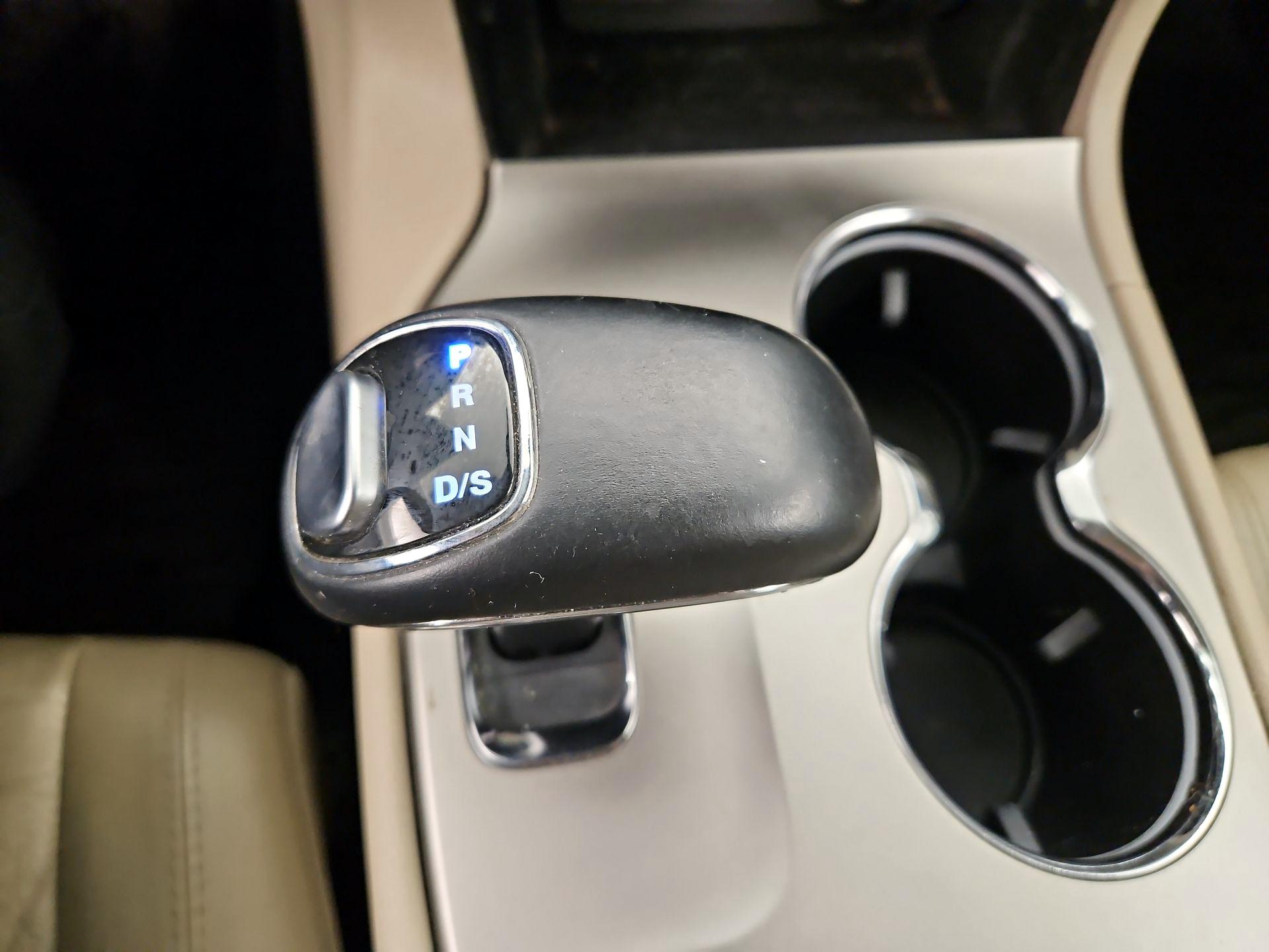 Thumbnail: 2015 Jeep Grand Cherokee - 18