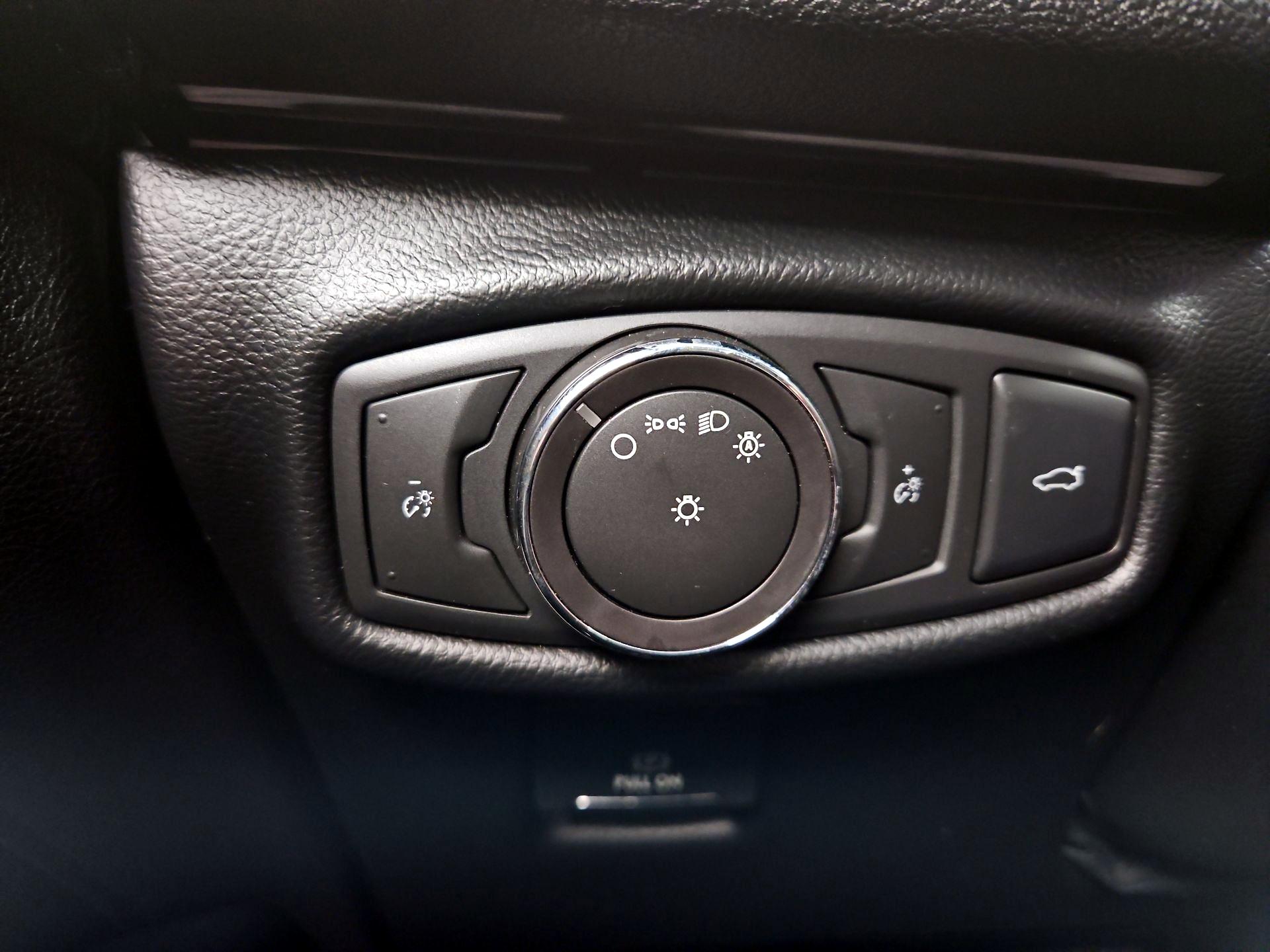 Thumbnail: 2017 Lincoln MKZ - 13