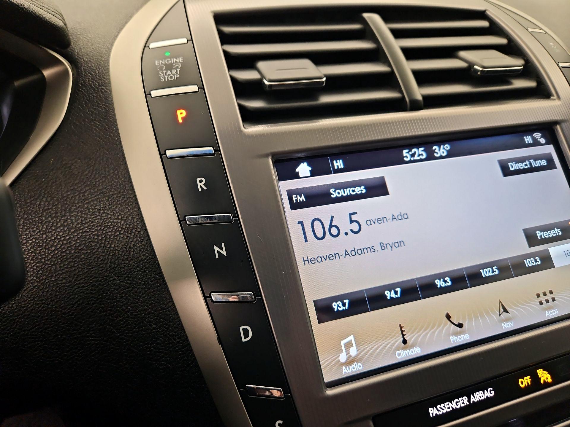 Thumbnail: 2017 Lincoln MKZ - 18