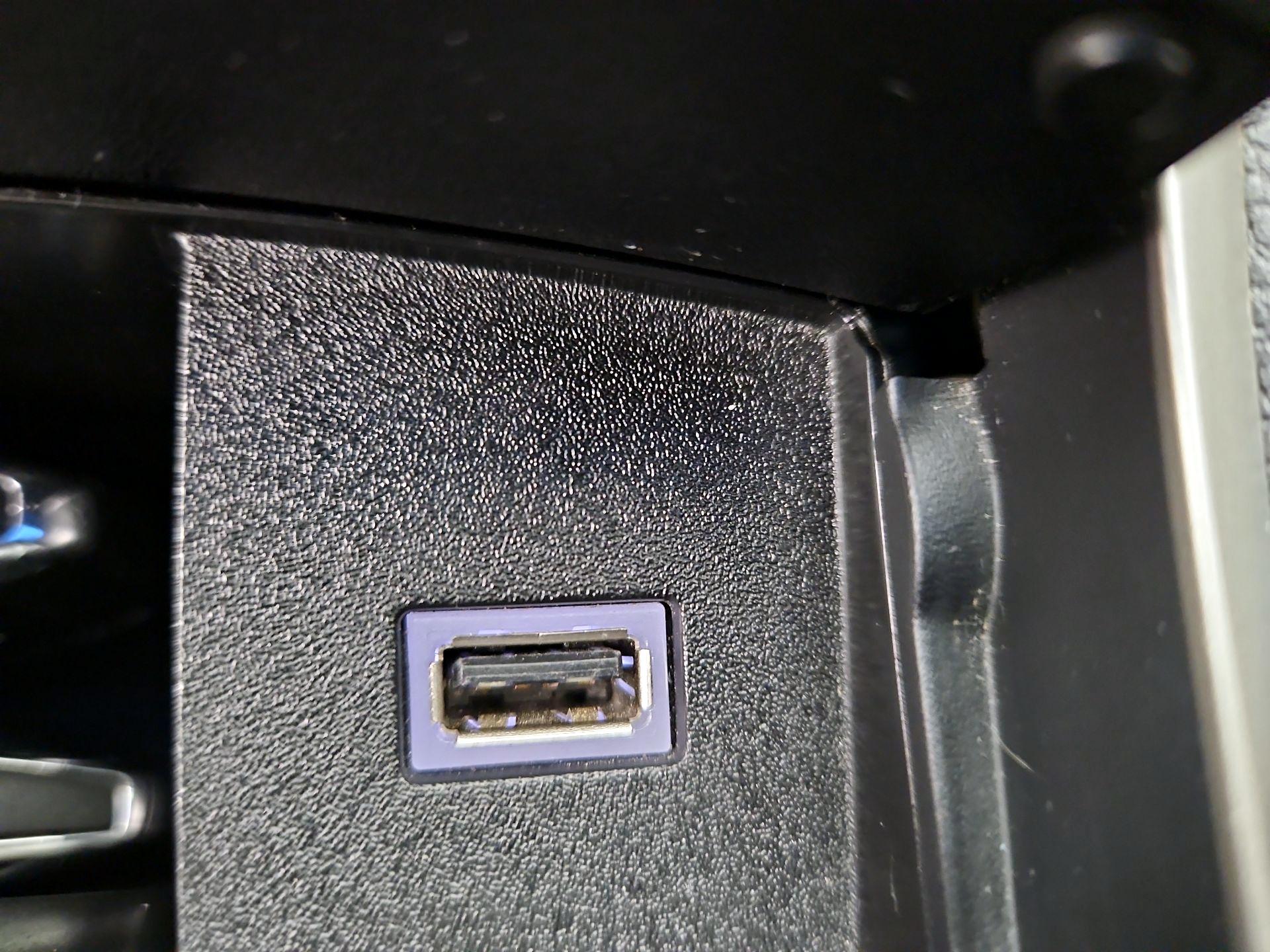 Thumbnail: 2017 Lincoln MKZ - 19