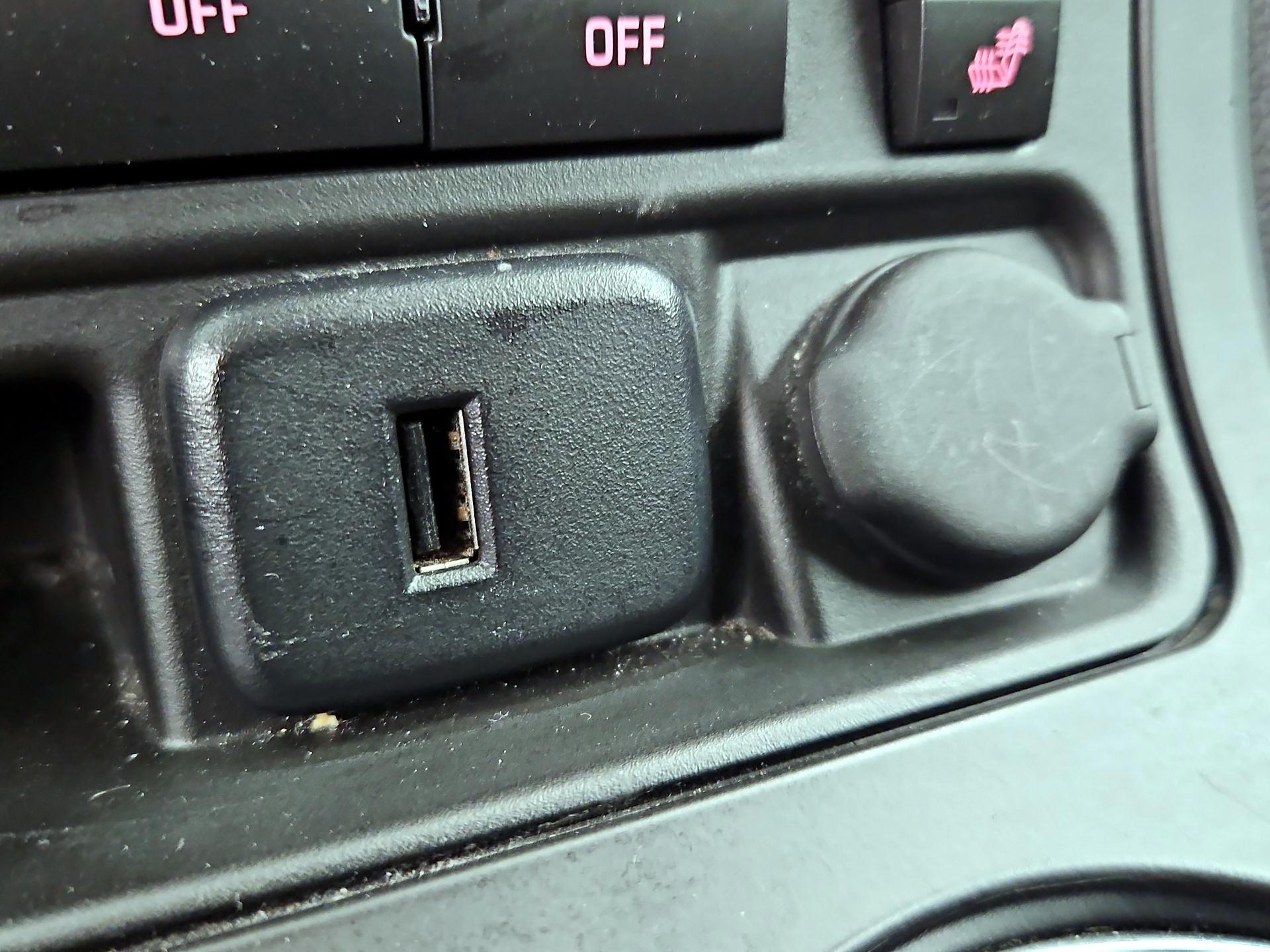 Thumbnail: 2016 GMC Acadia - 18