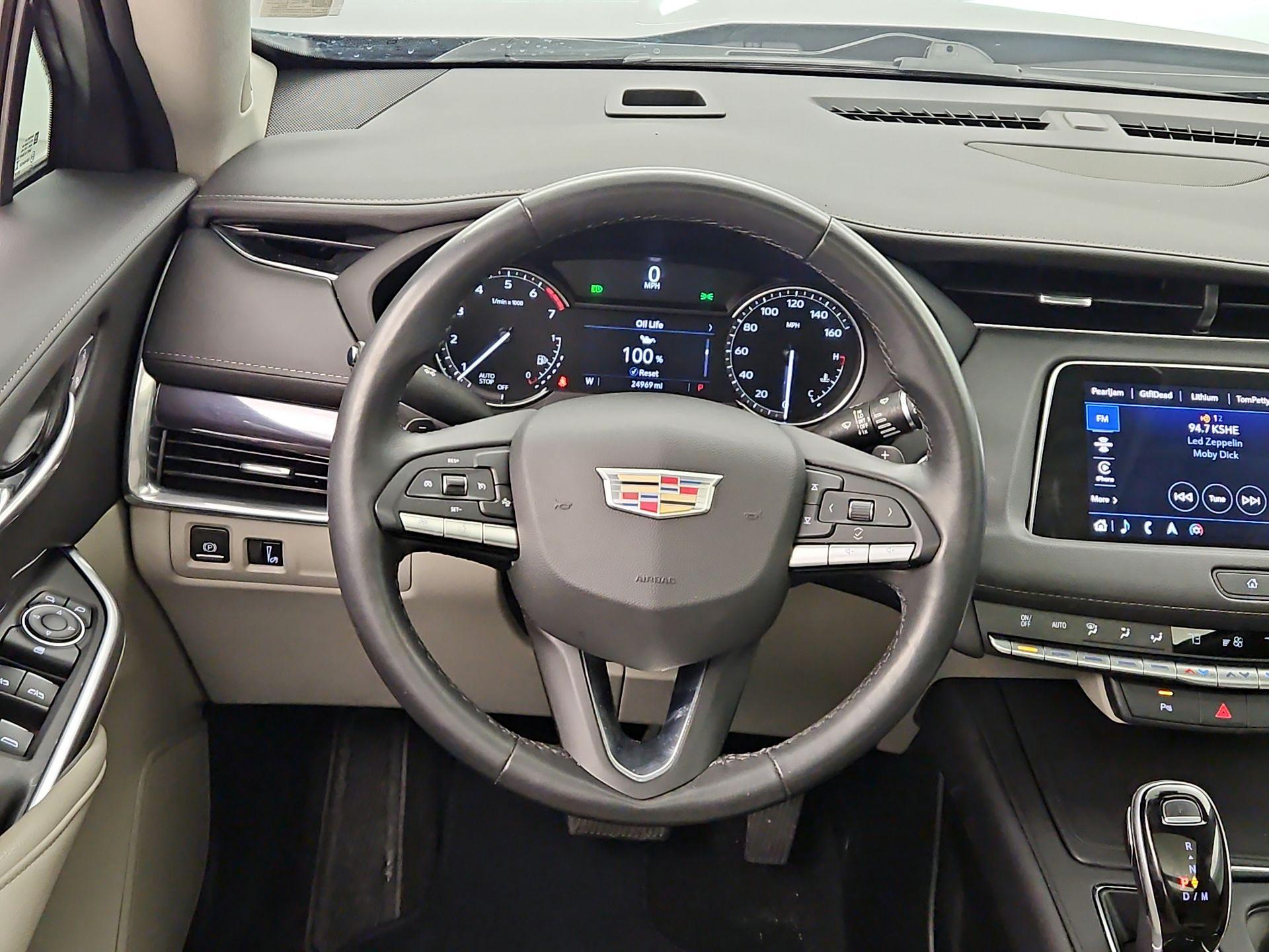 Thumbnail: 2021 Cadillac XT4 - 10